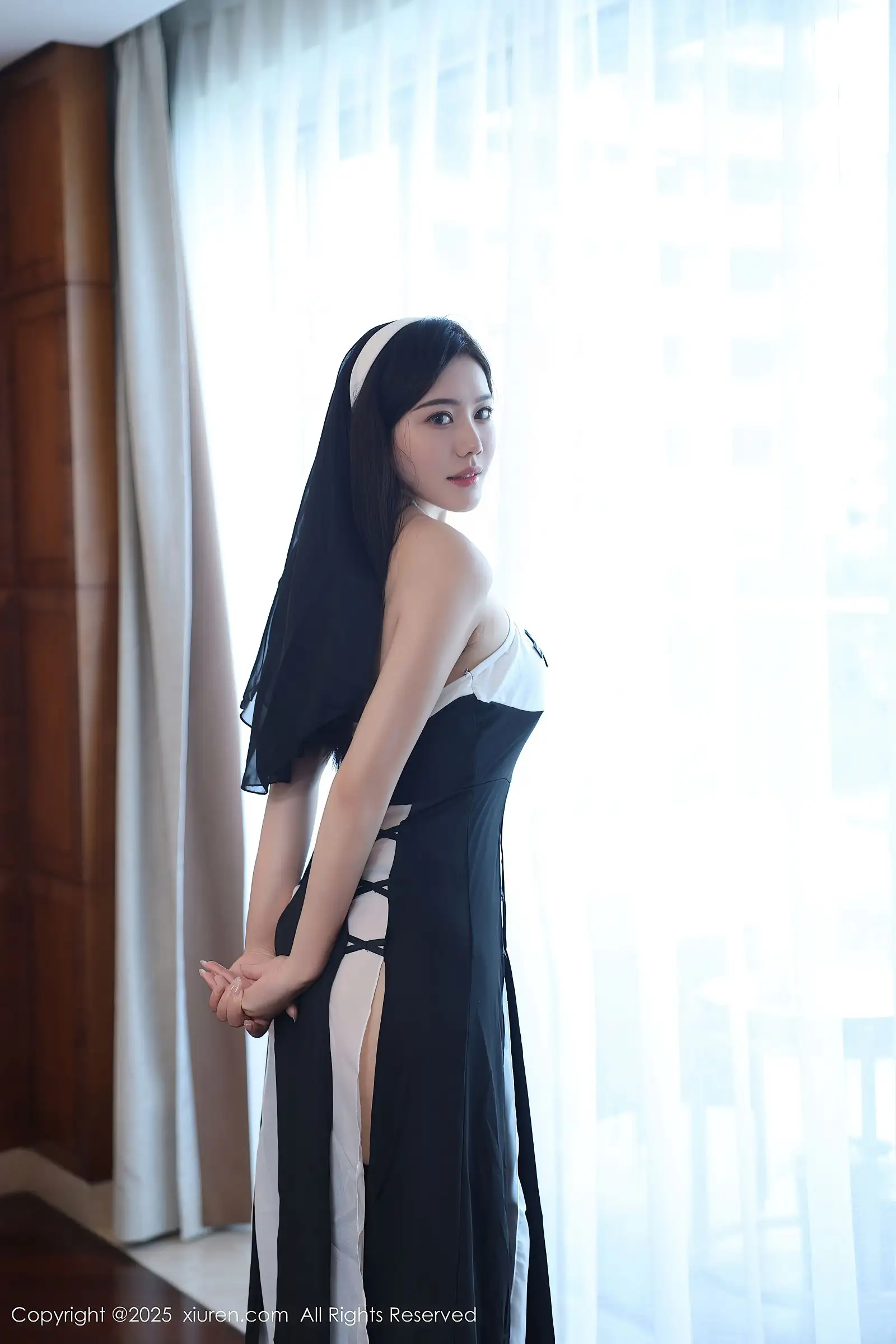 [XIUREN秀人网] 2025.08.26 NO.10690 白薇薇vcvc