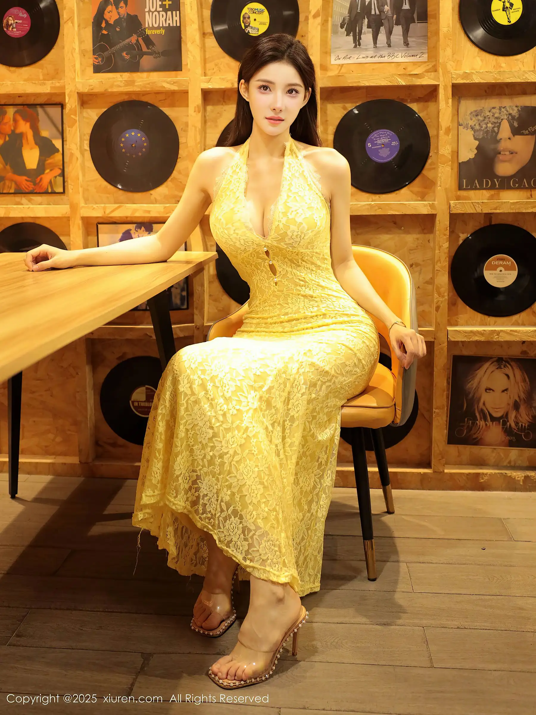 [XIUREN秀人网] 2025.09.01 NO.10715 梨霜儿