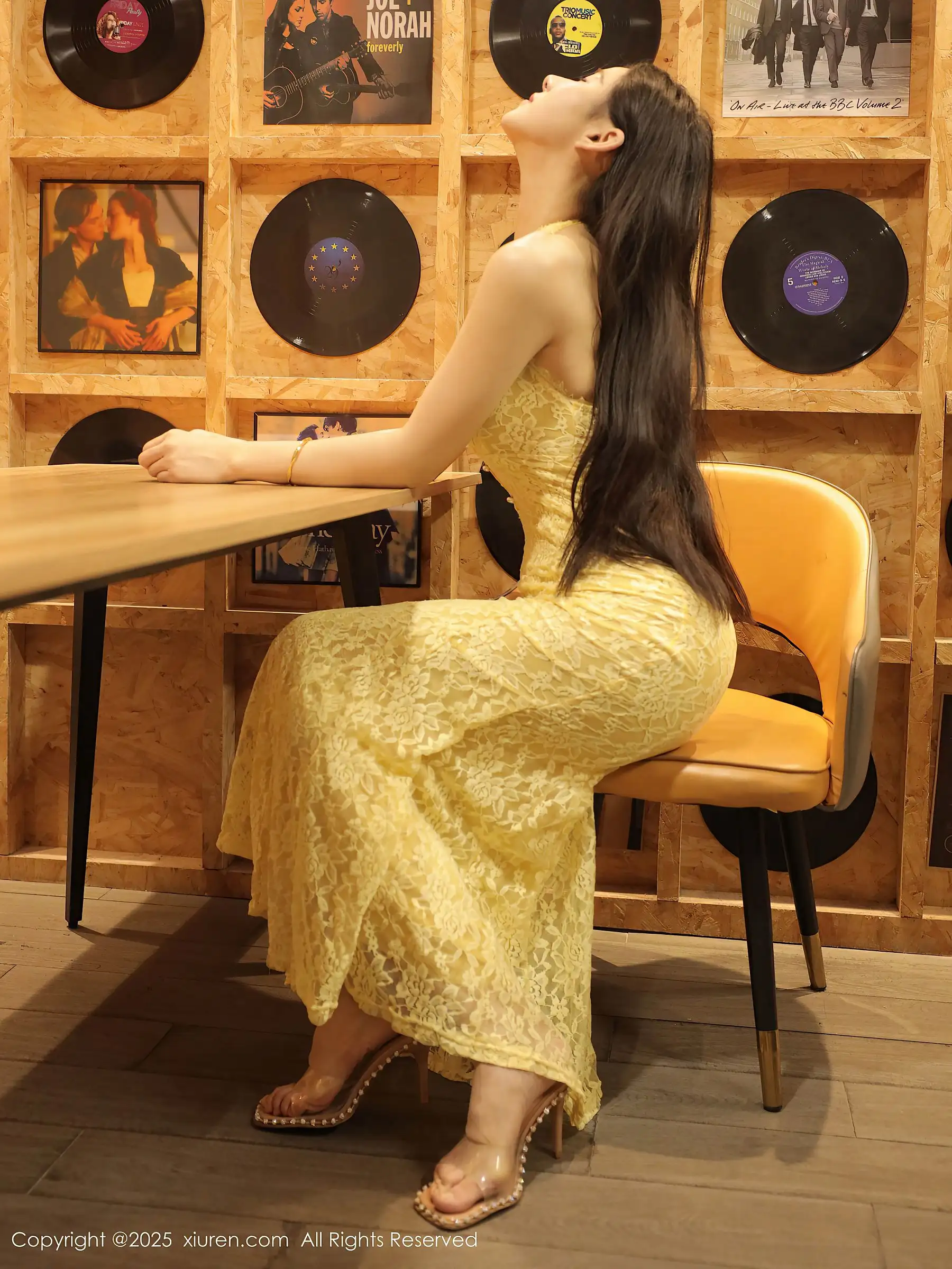 [XIUREN秀人网] 2025.09.01 NO.10715 梨霜儿