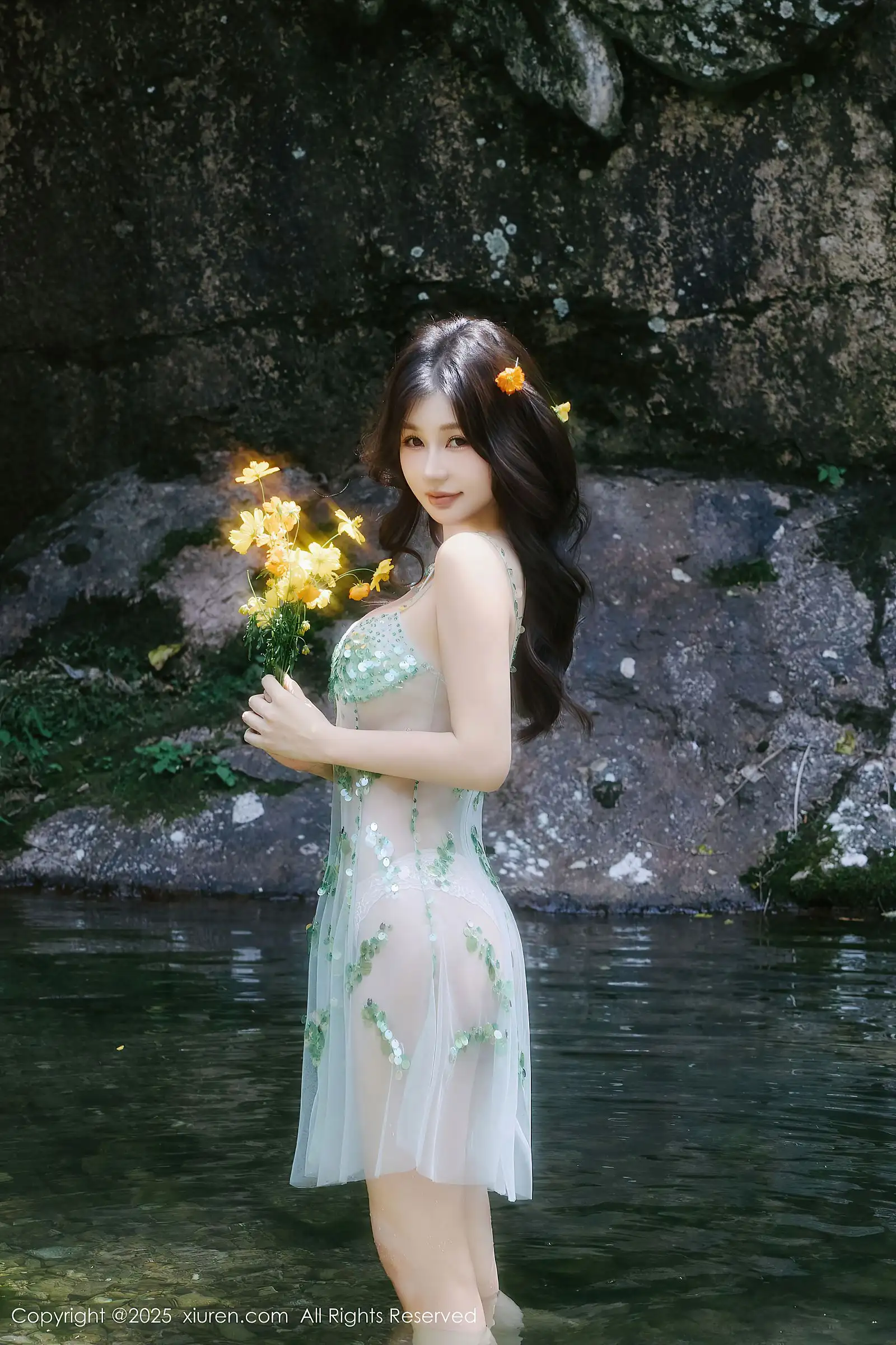 [XIUREN秀人网] 2025.09.11 NO.10756 尹甜甜sunny