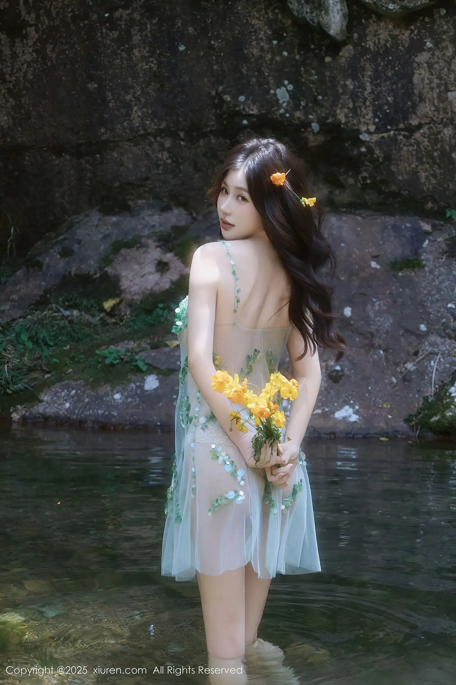 [XIUREN秀人网] 2025.09.11 NO.10756 尹甜甜sunny