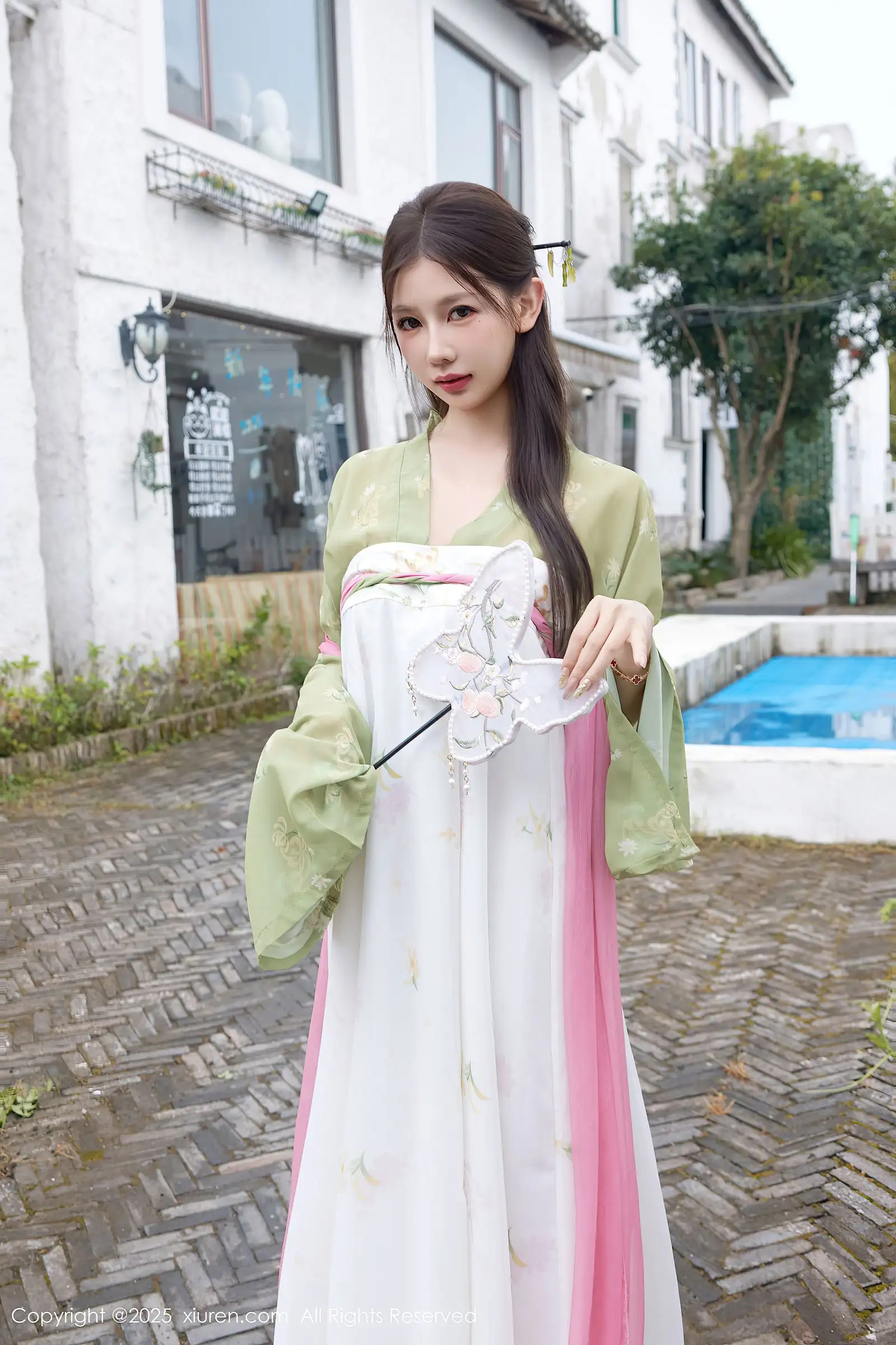[XIUREN秀人网] 2025.09.30 NO.10834 尹甜甜sunny