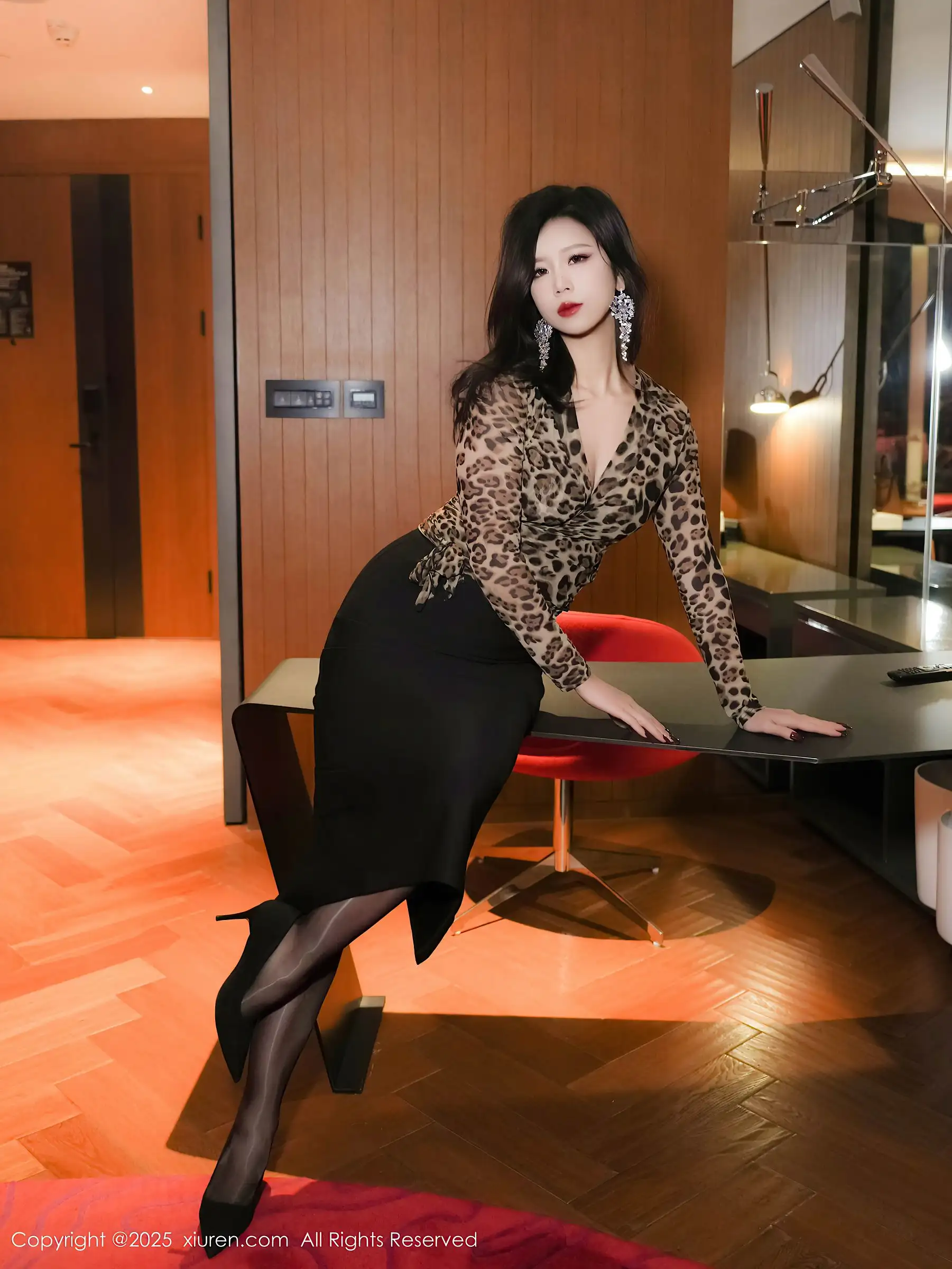 [XIUREN秀人网] 2025.10.23 NO.10901 玫瑰我爱你