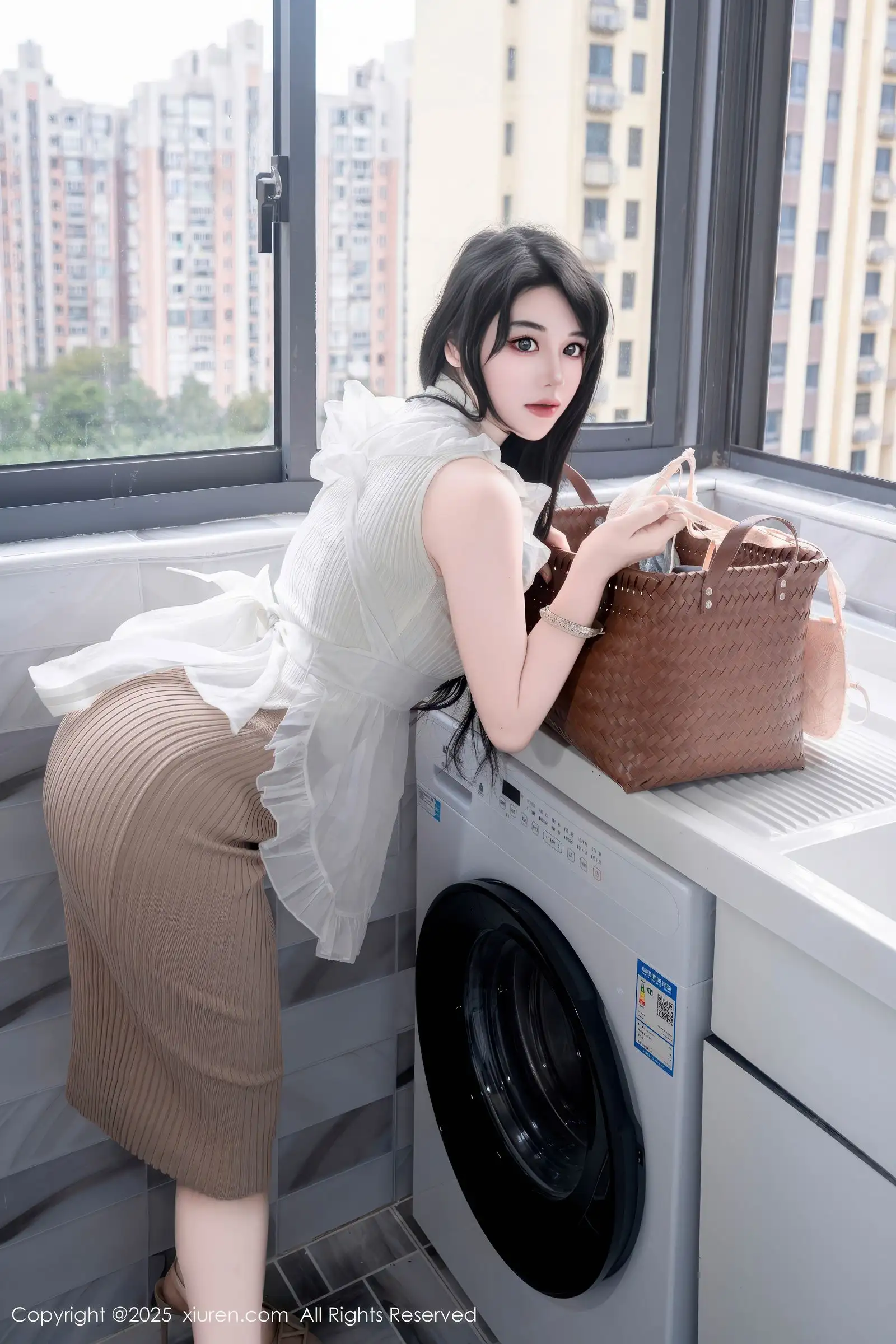 [XIUREN秀人网] 2025.11.20 NO.11010 汐汐爱吃草莓