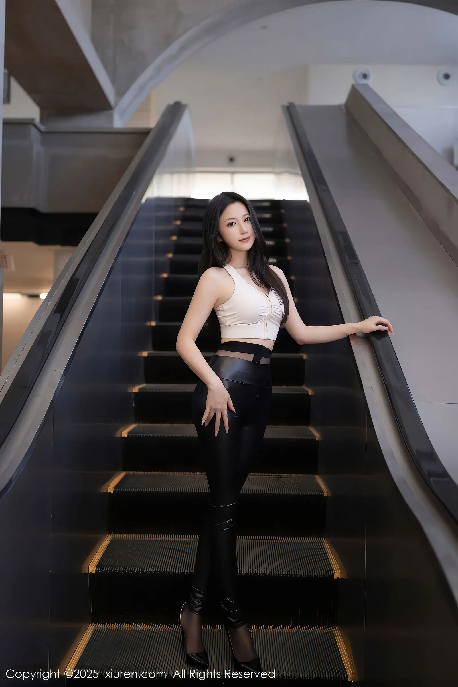 [XIUREN秀人网] 2025.11.21 NO.11021 鱼子酱Fish