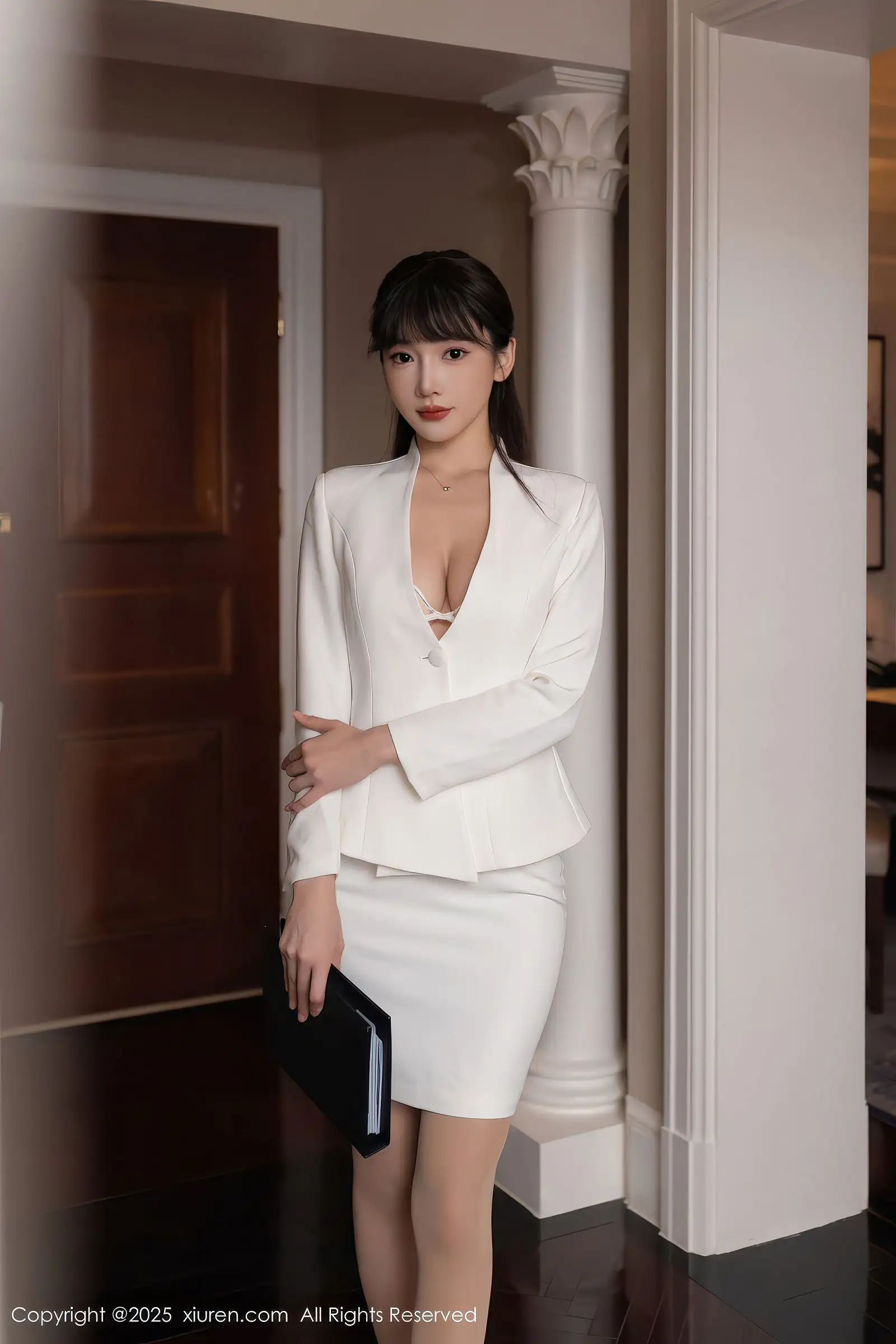 [XIUREN秀人网] 2025.11.27 NO.11042 陆萱萱