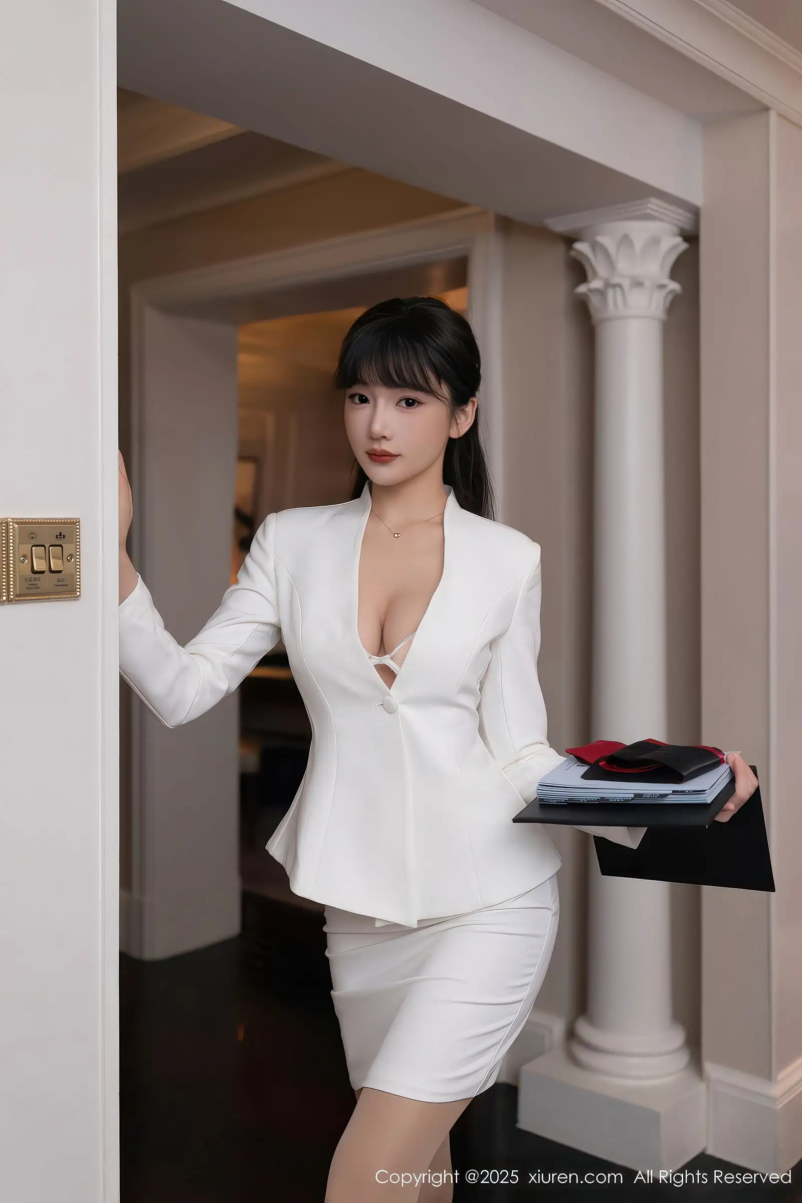 [XIUREN秀人网] 2025.11.27 NO.11042 陆萱萱