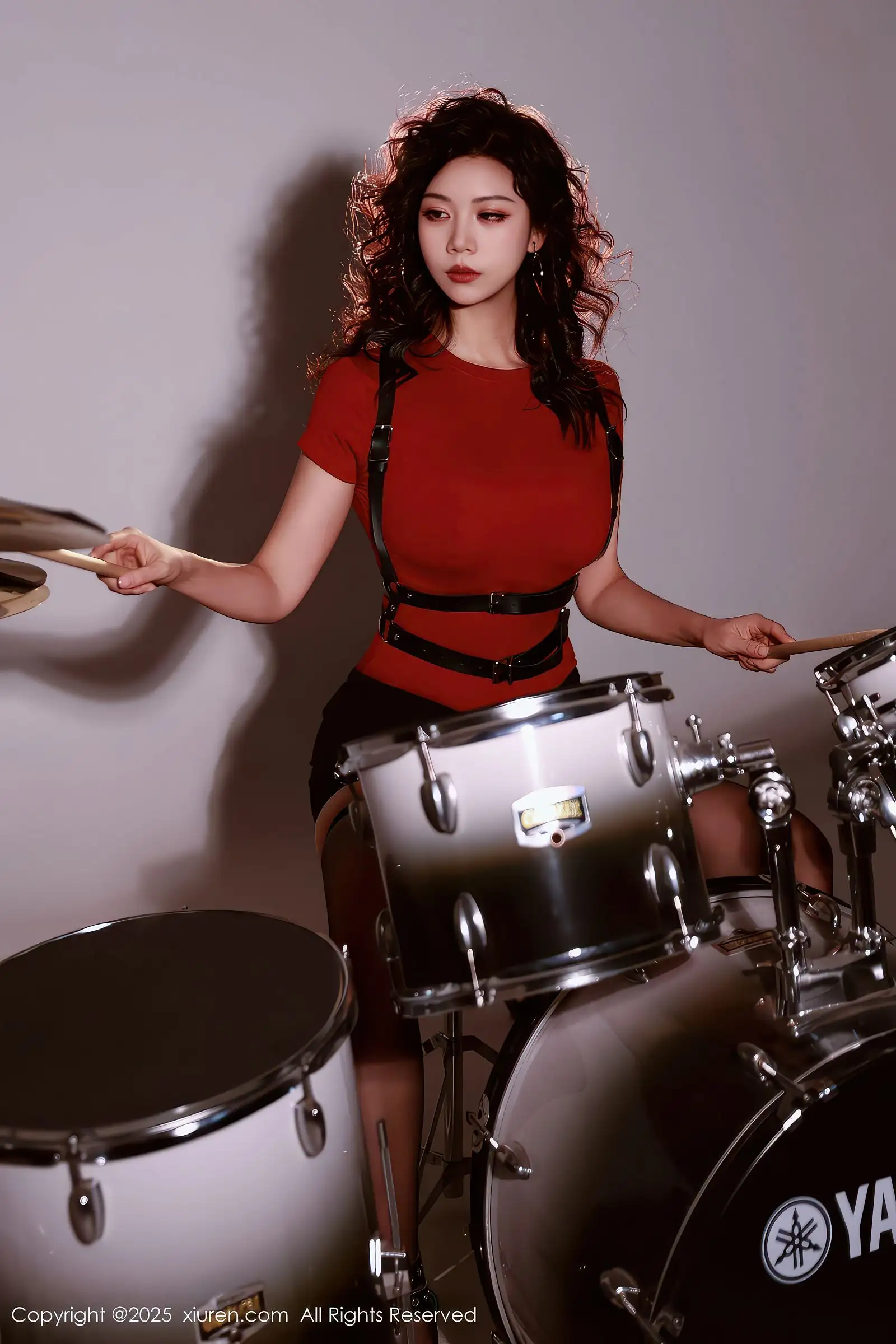 [XIUREN秀人网] 2025.12.04 NO.11066 玫瑰我爱你