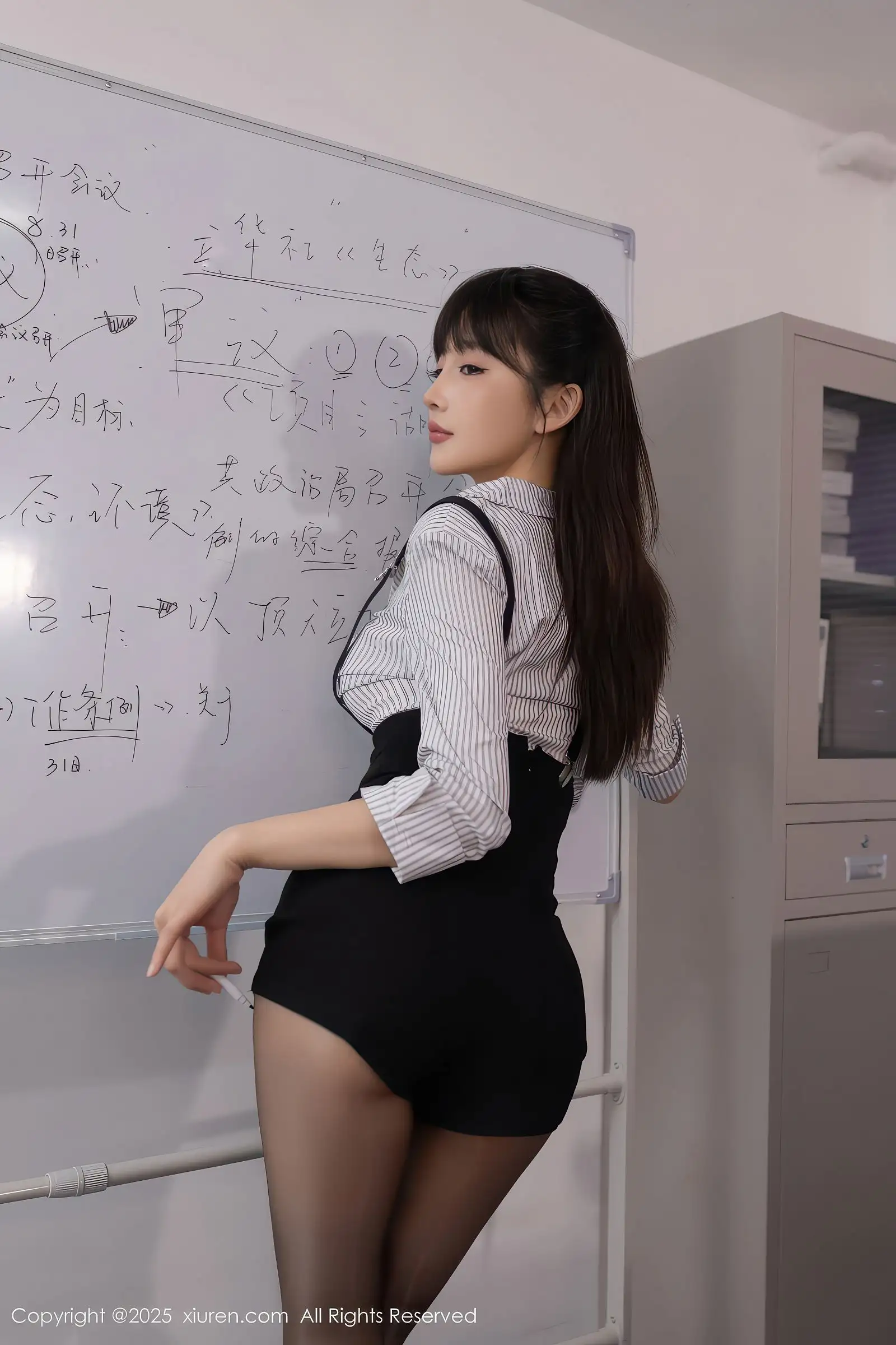 [XIUREN秀人网] 2025.12.04 NO.11070 陆萱萱