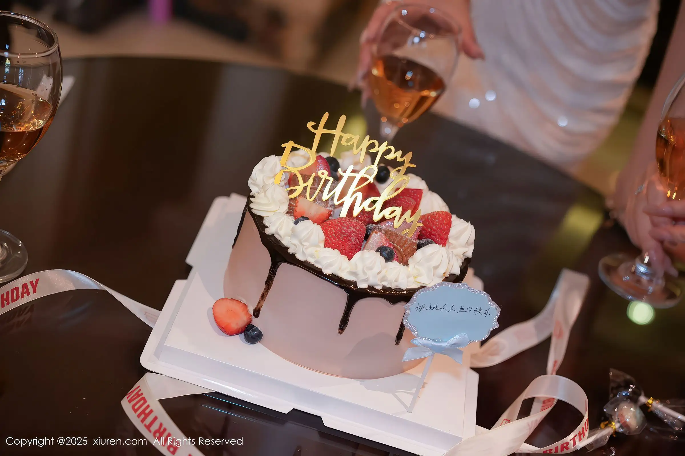 [XIUREN秀人网] 2025.12.08 NO.11080 Twins-桃之夭夭 模特合集