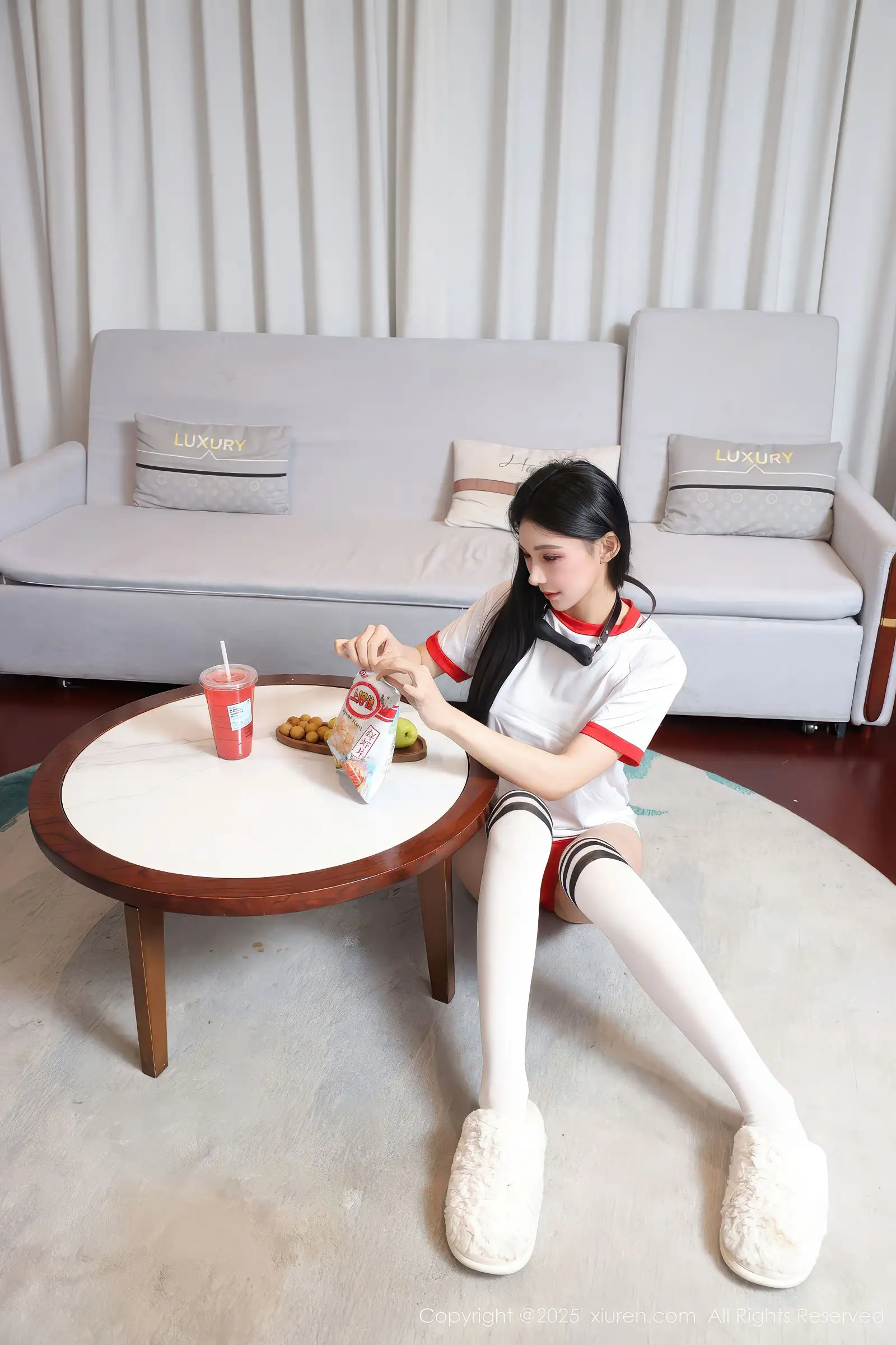 [XIUREN秀人网] 2025.12.16 NO.11110 许微微呀