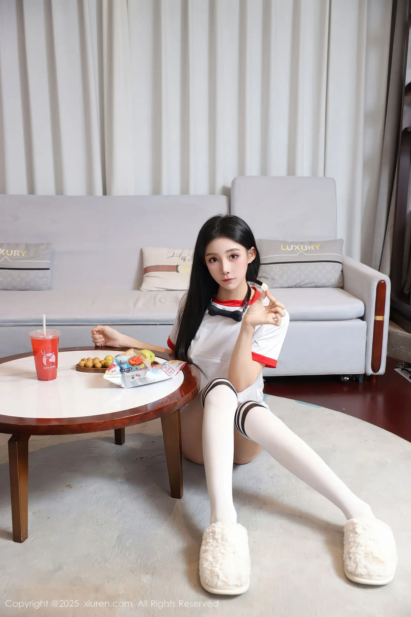 [XIUREN秀人网] 2025.12.16 NO.11110 许微微呀