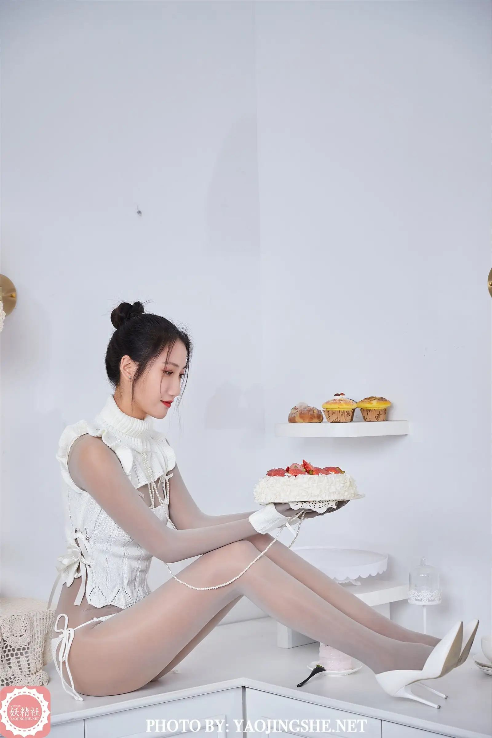 YAOJINGSHE 妖精社 B2107《思文-连身五指袜小公主》