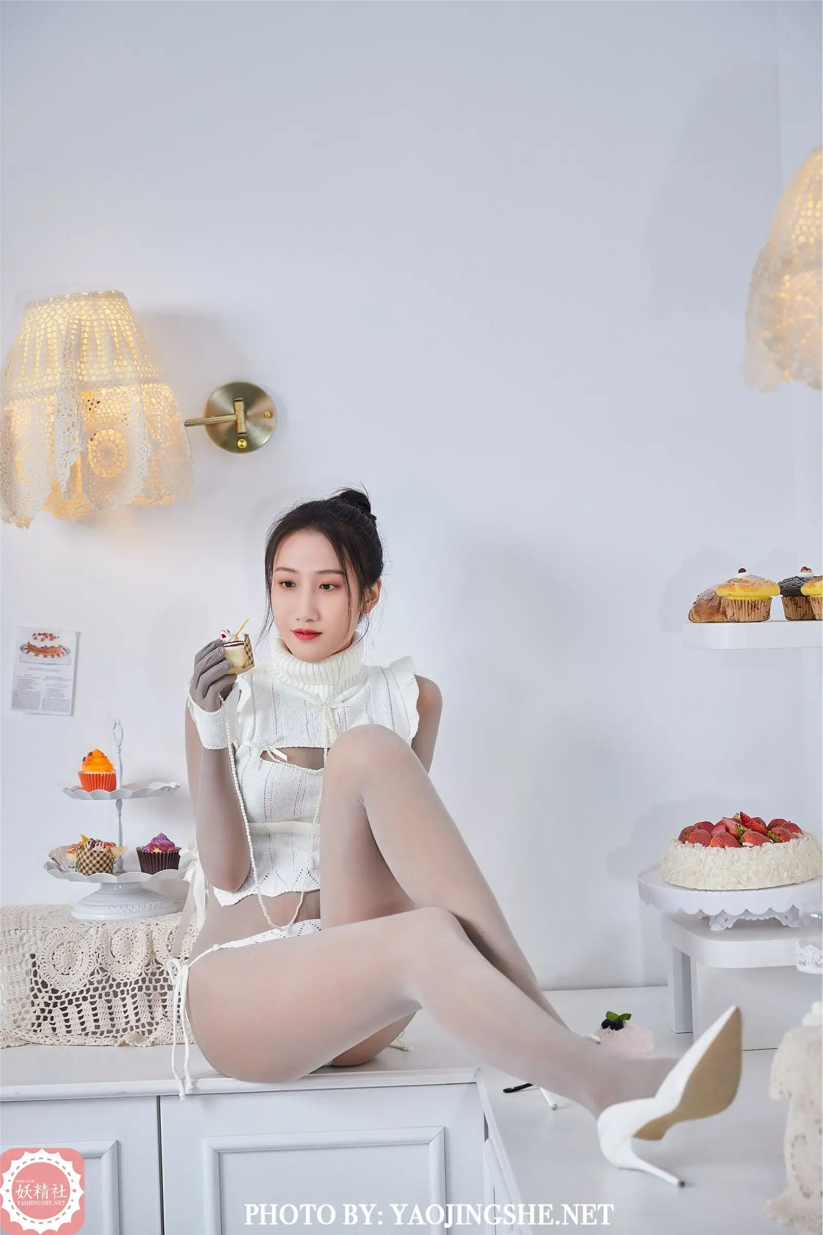 YAOJINGSHE 妖精社 B2107《思文-连身五指袜小公主》