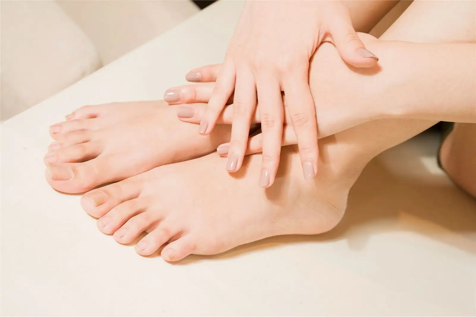 [KeLaGirls] 2017.06.27 夏彤 红粉玉足