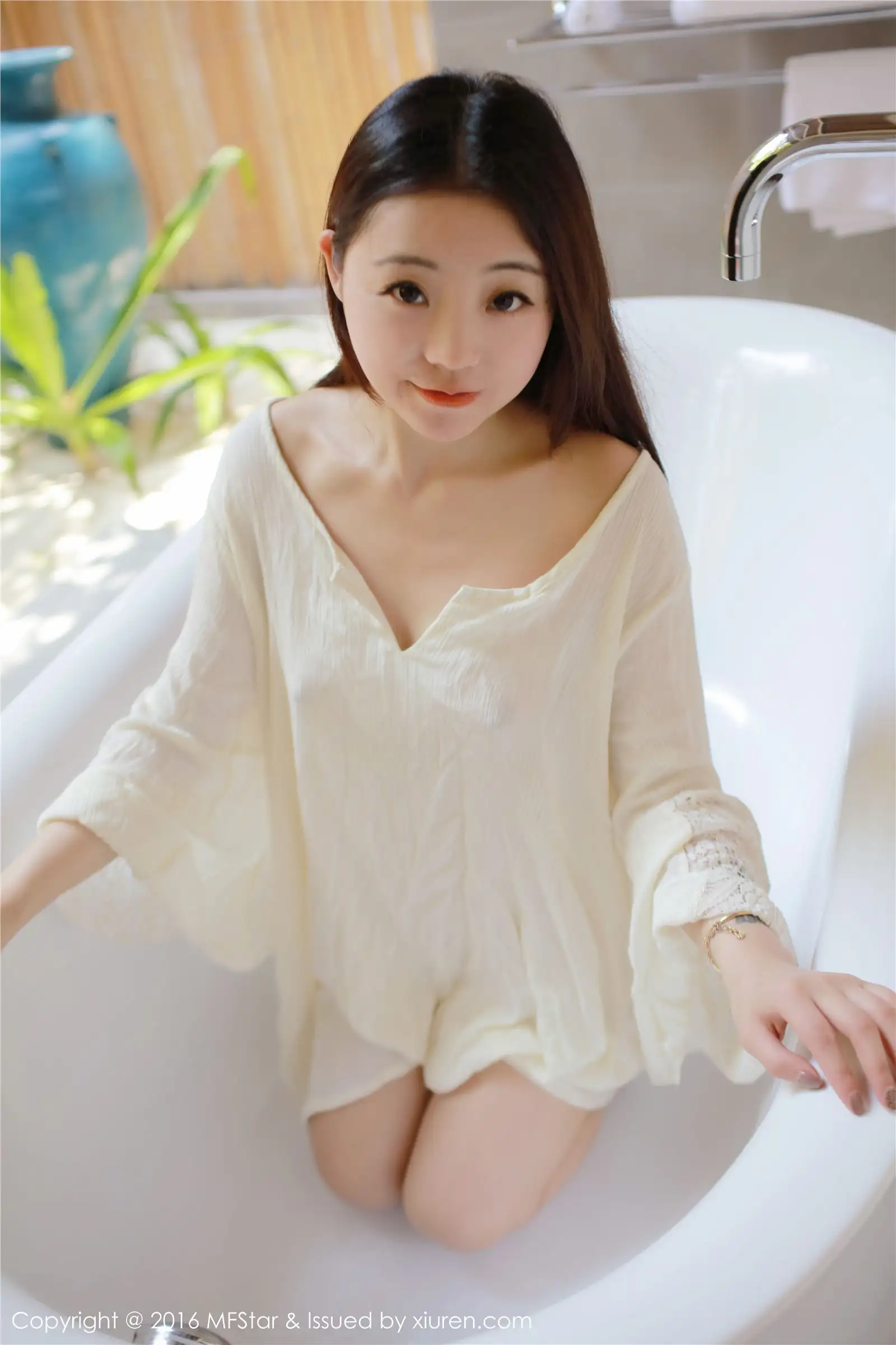 [模范学院美女] 2016.09.30 Vol.072 佘贝拉bella