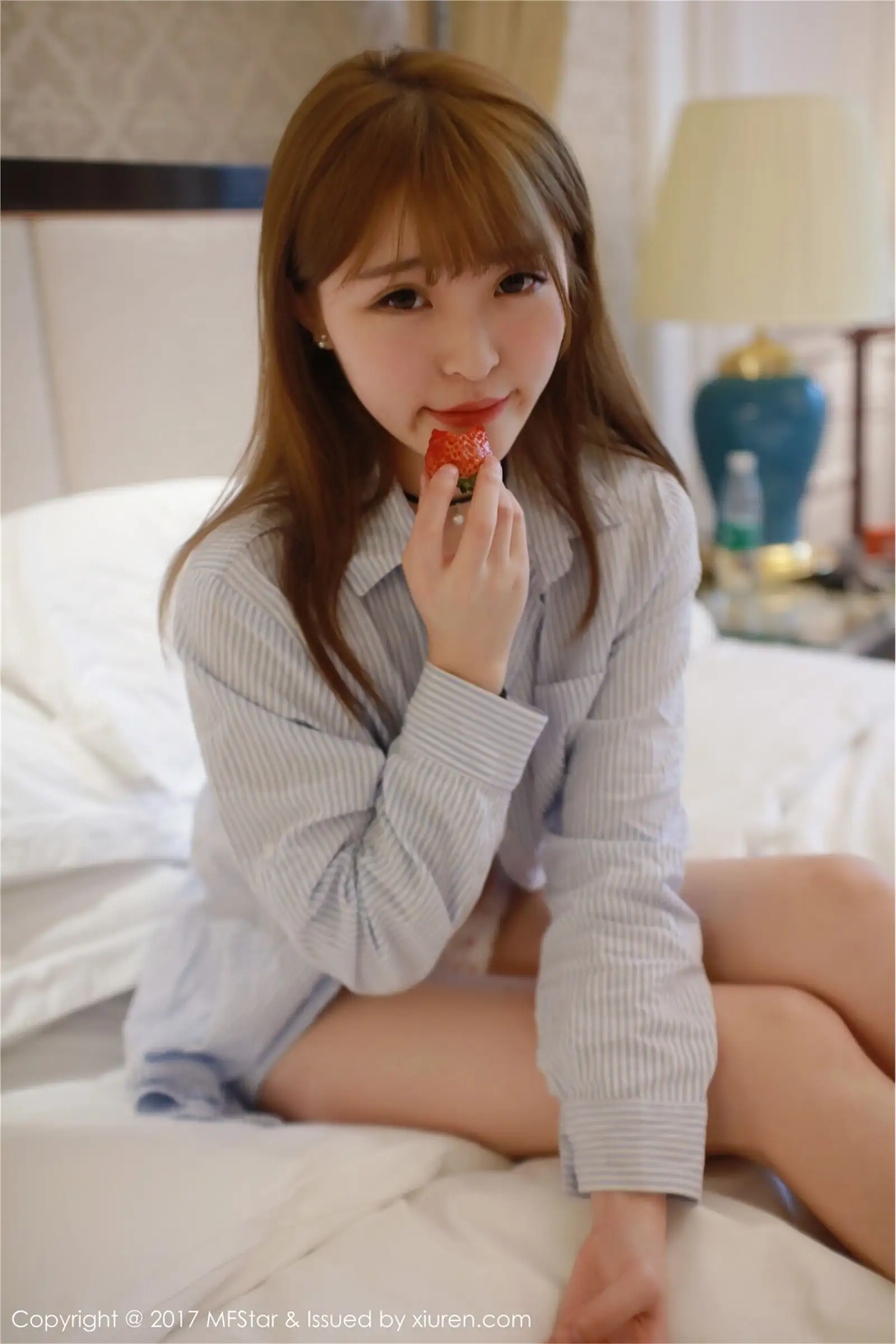 [模范学院美女] 2017.03.15 Vol.096 伊小七MoMo