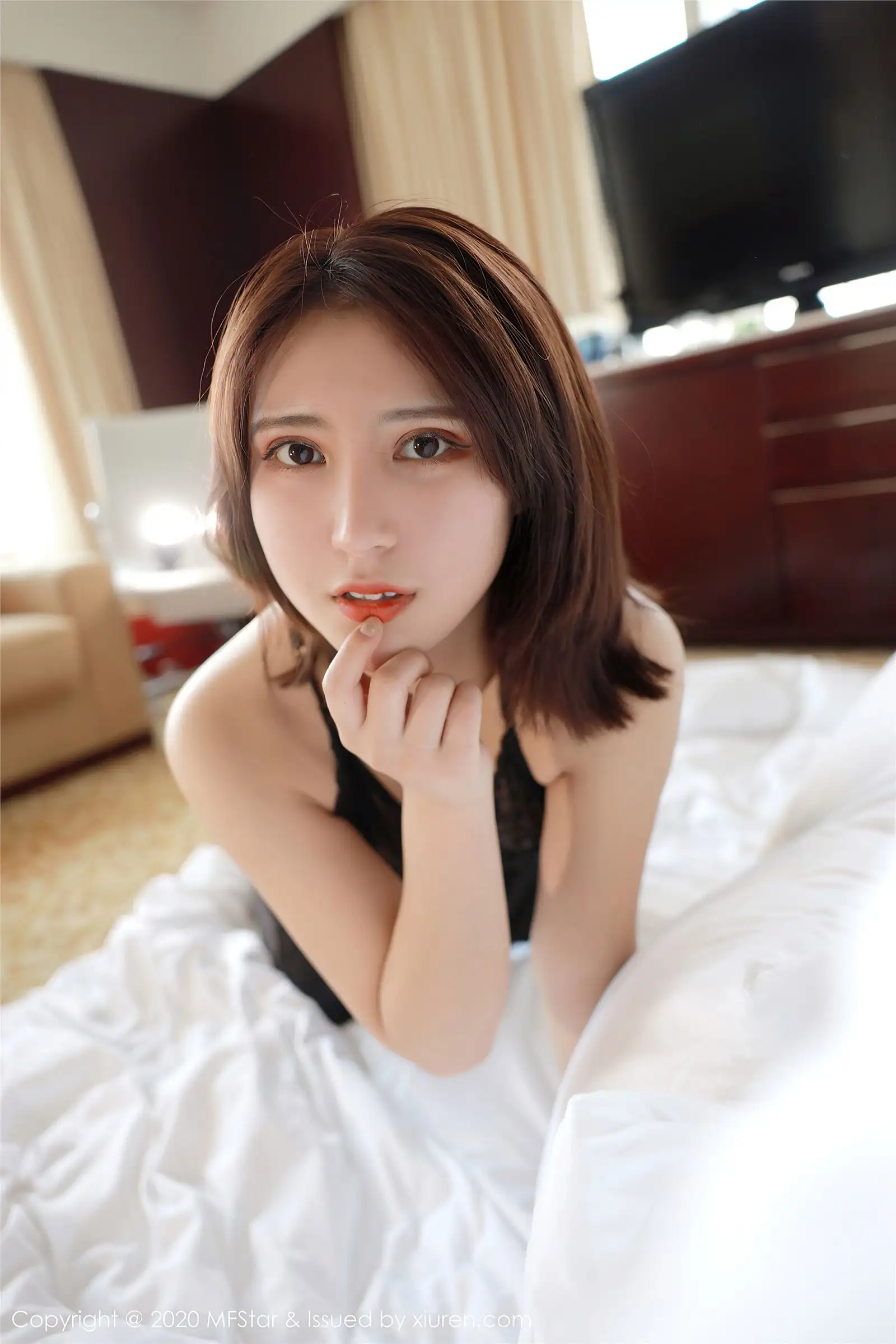 [MFStar模范学院] 2020.06.30 NO.336 久久Aimee