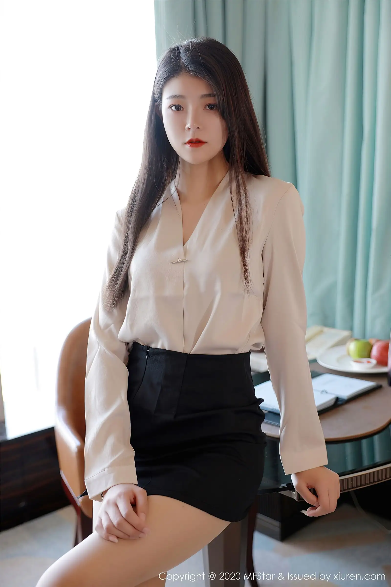 [MFStar模范学院] 2020.11.30 NO.418 Laura苏雨彤