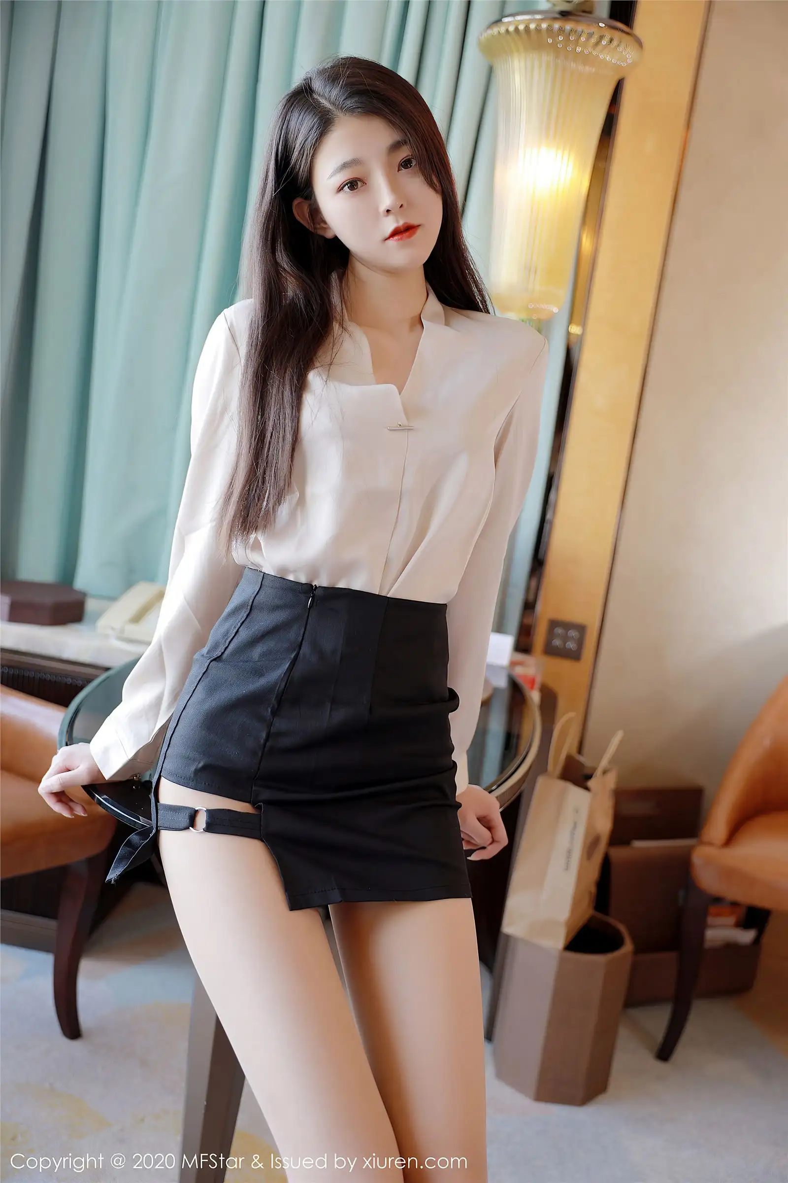[MFStar模范学院] 2020.11.30 NO.418 Laura苏雨彤