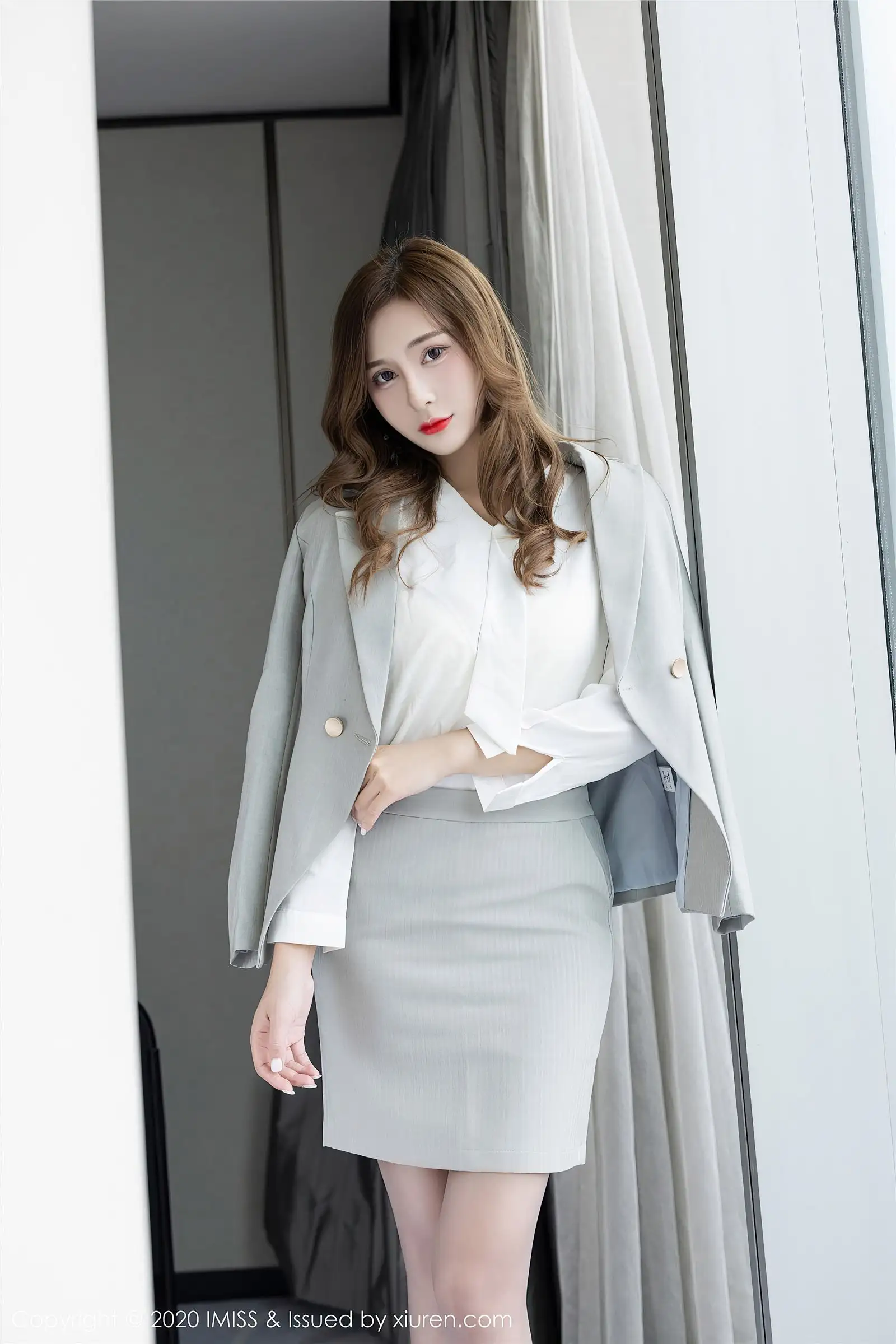 [IMISS爱蜜社] 2020.12.11 NO.535 Lavinia肉肉