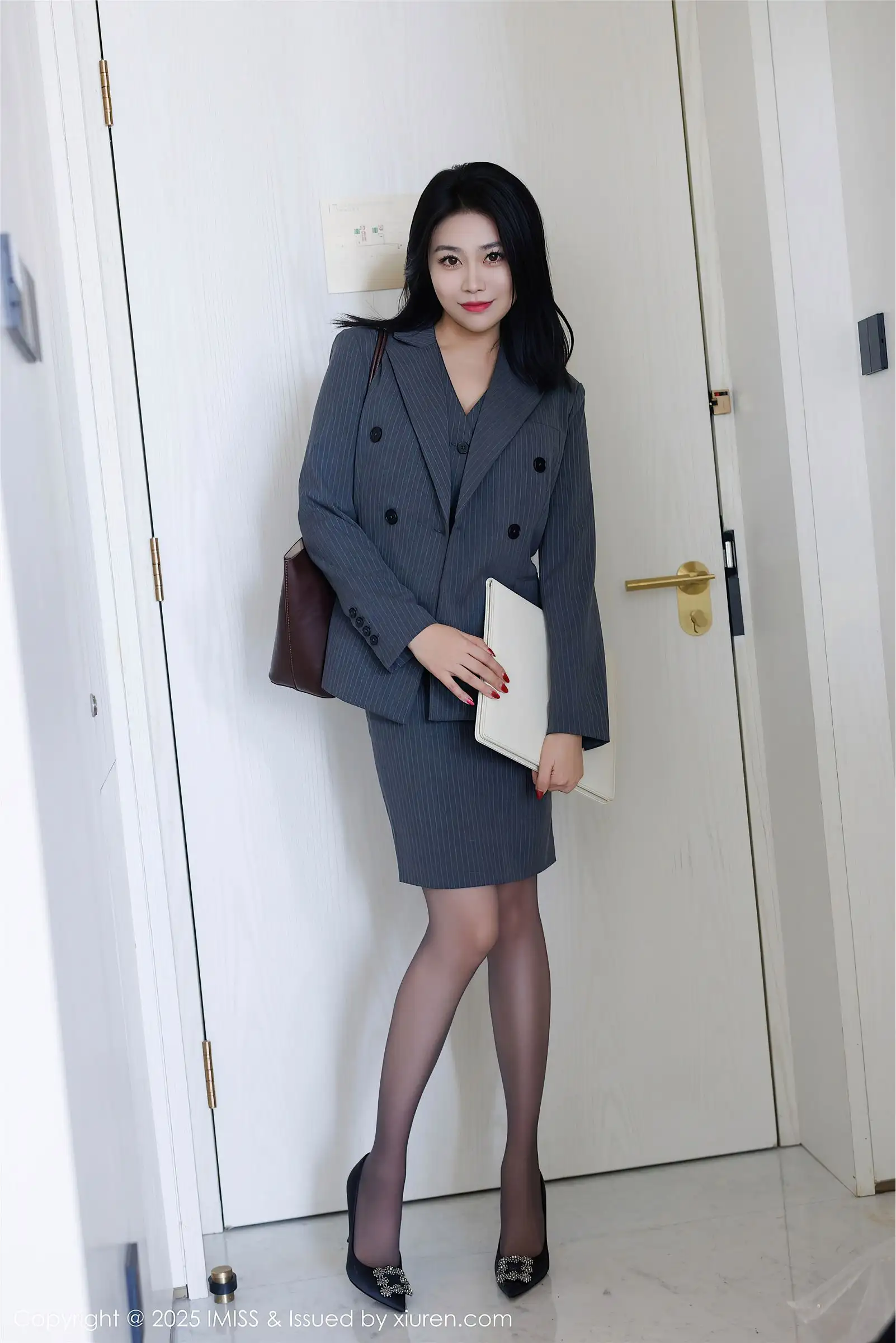 [IMISS爱蜜社] 2025.03.19 NO.787 许诺Sabrina