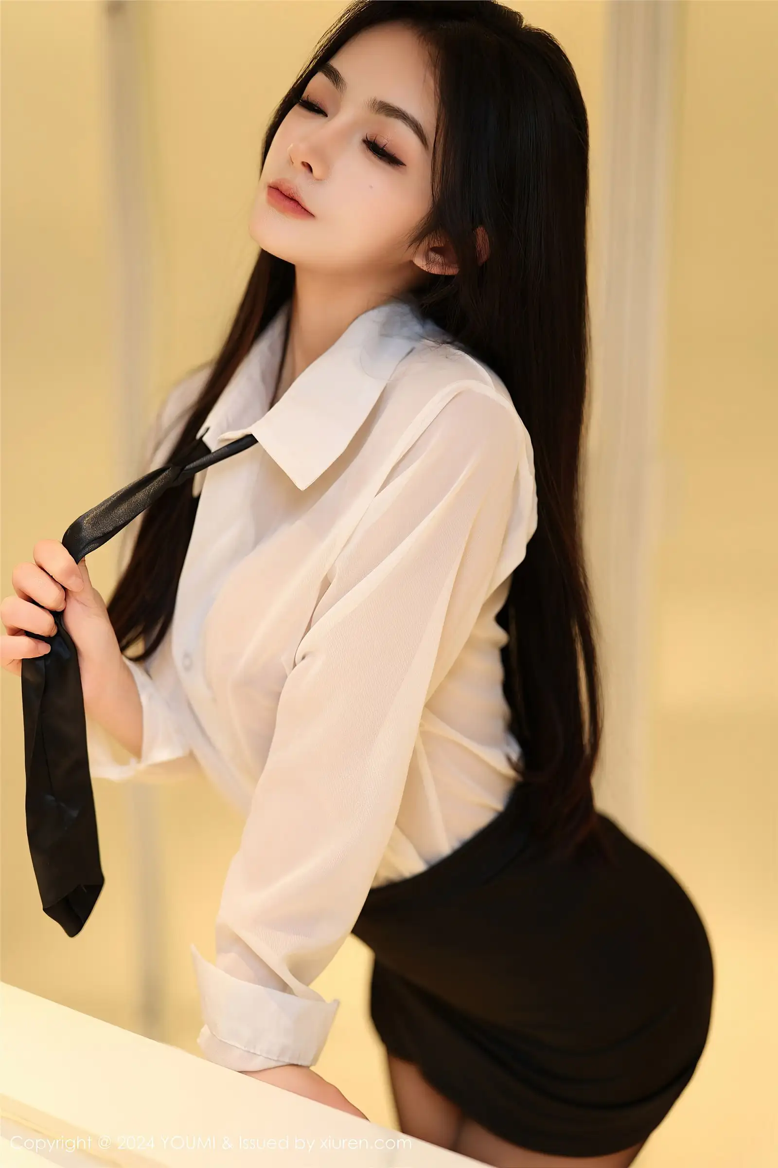 [YOUMI尤蜜荟] 2024.04.12 NO.1050 谭小灵