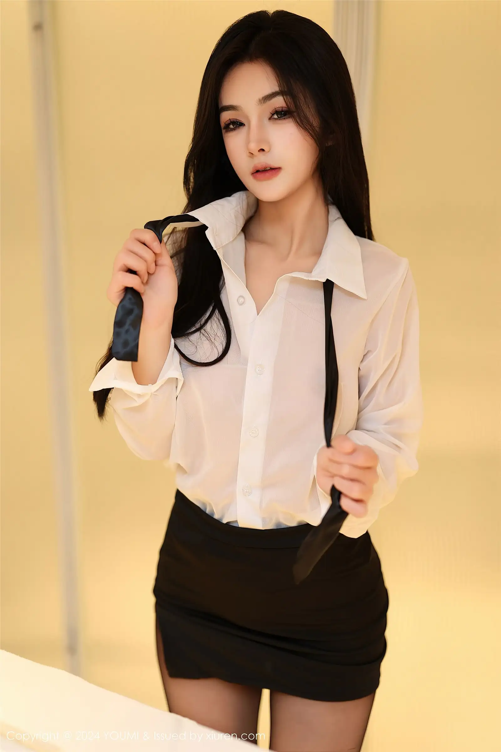 [YOUMI尤蜜荟] 2024.04.12 NO.1050 谭小灵