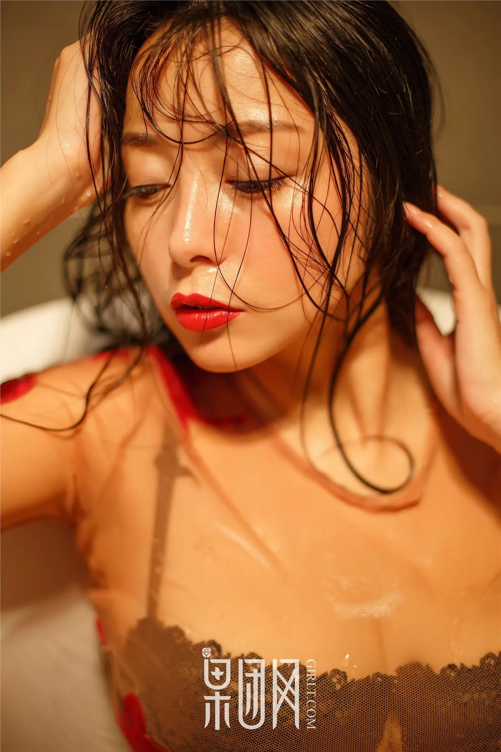 [果团网美女图片] 2017.10.04 NO.074 红霓裳