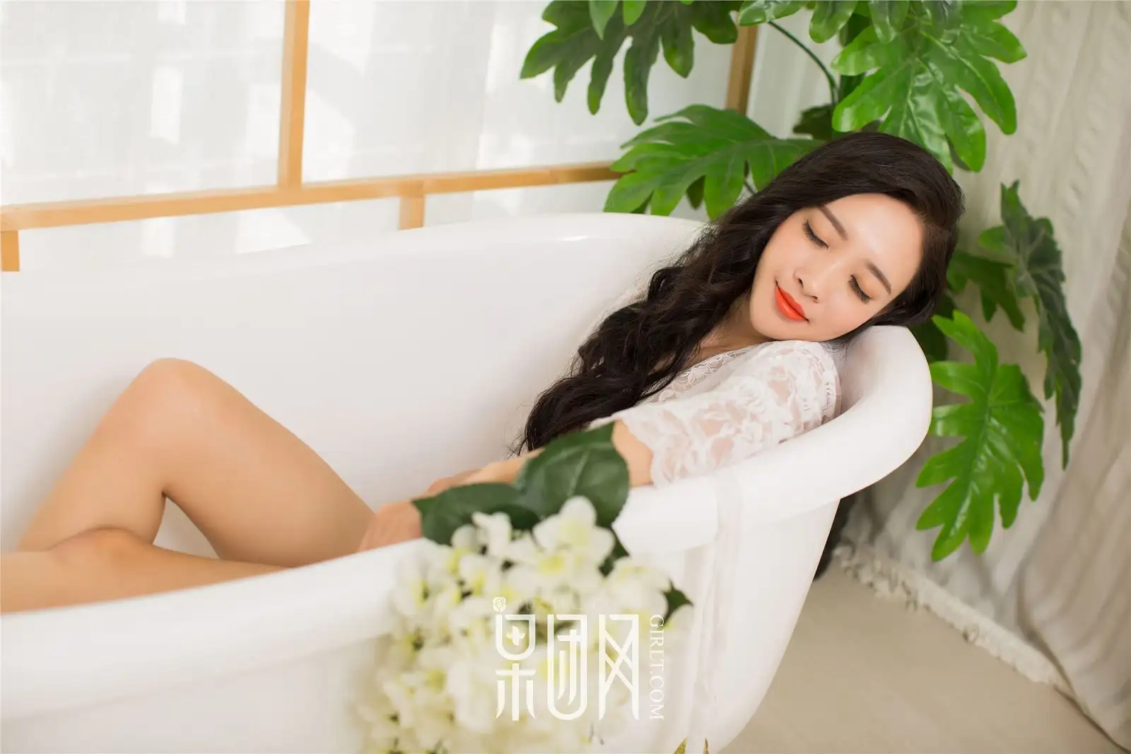 [果团网美女图片] 2017.10.28 NO.085 白色蕾丝