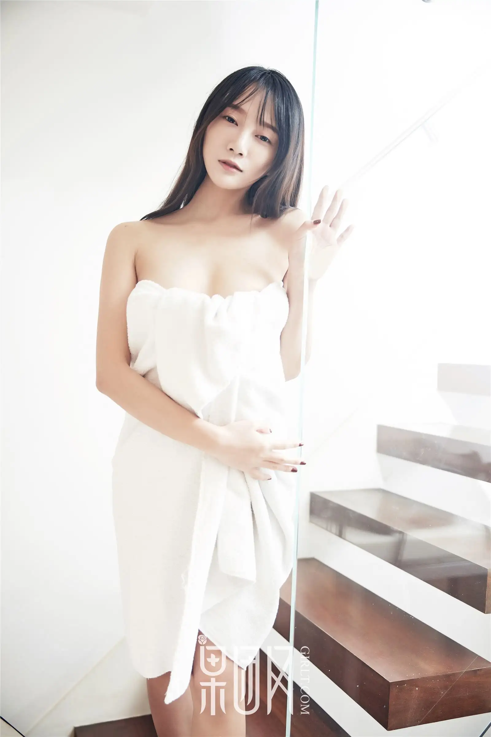 [果团网美女图片] 2018.01.26 NO.122 何嘉颖