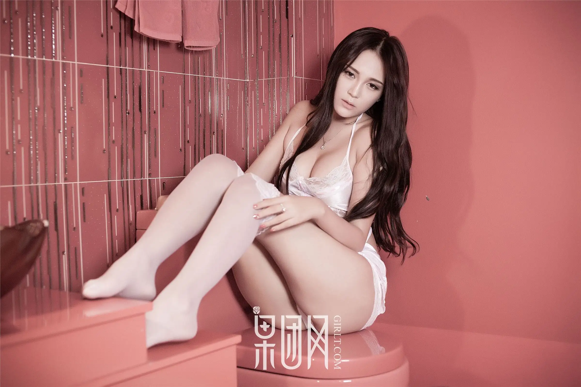 [果团网美女图片] 2018.04.04 NO.136 小兔子乖乖