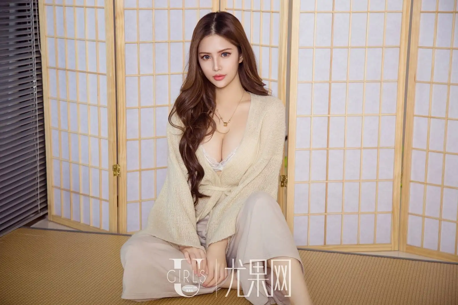 [Ugirls尤果写真] 2018.07.25 U385 张馨彤