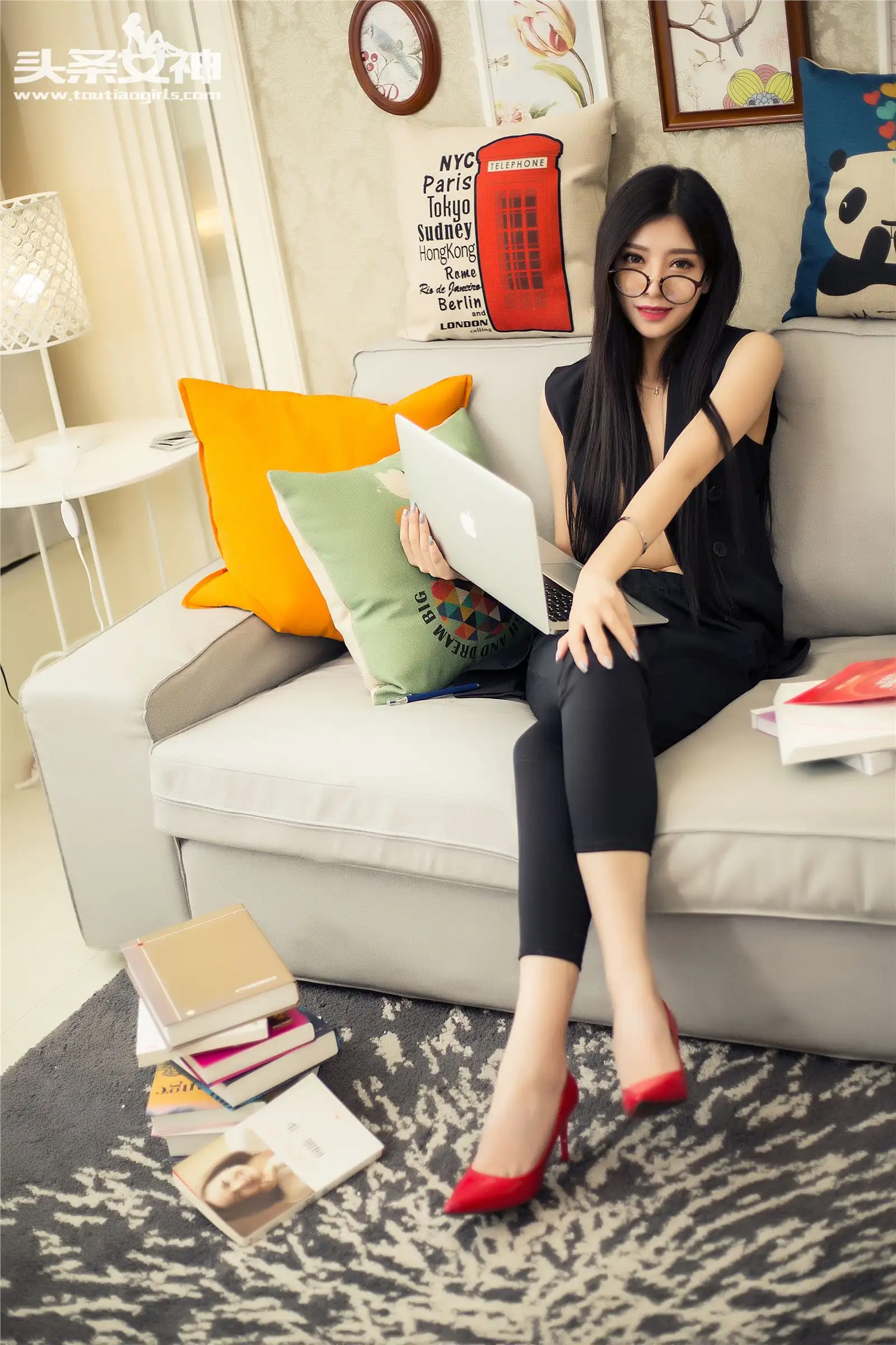 [Toutiaogirls] 2016.06.21 黑丝眼镜 丝袜特刊② COCO
