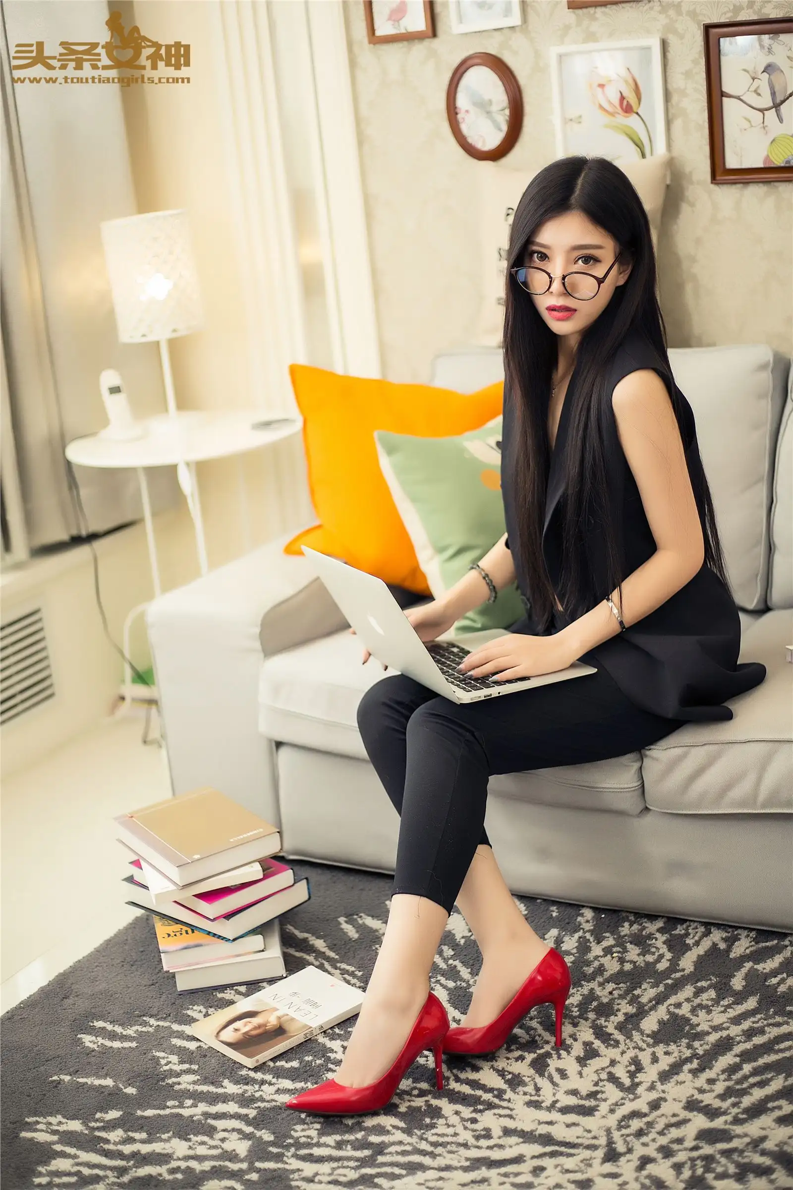 [Toutiaogirls] 2016.06.21 黑丝眼镜 丝袜特刊② COCO