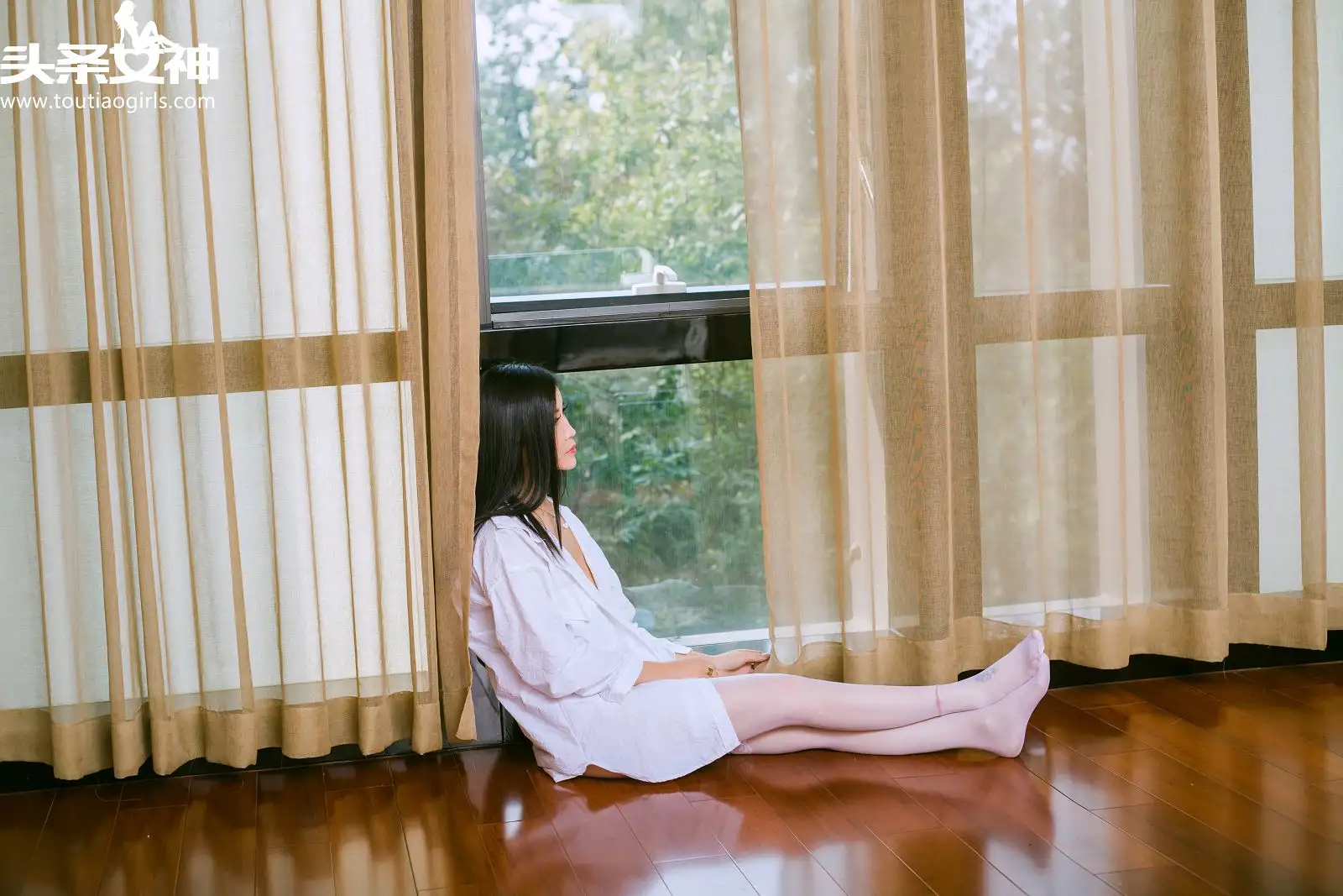 [Toutiaogirls] 2016.10.04 闺房白衬衫 灵儿