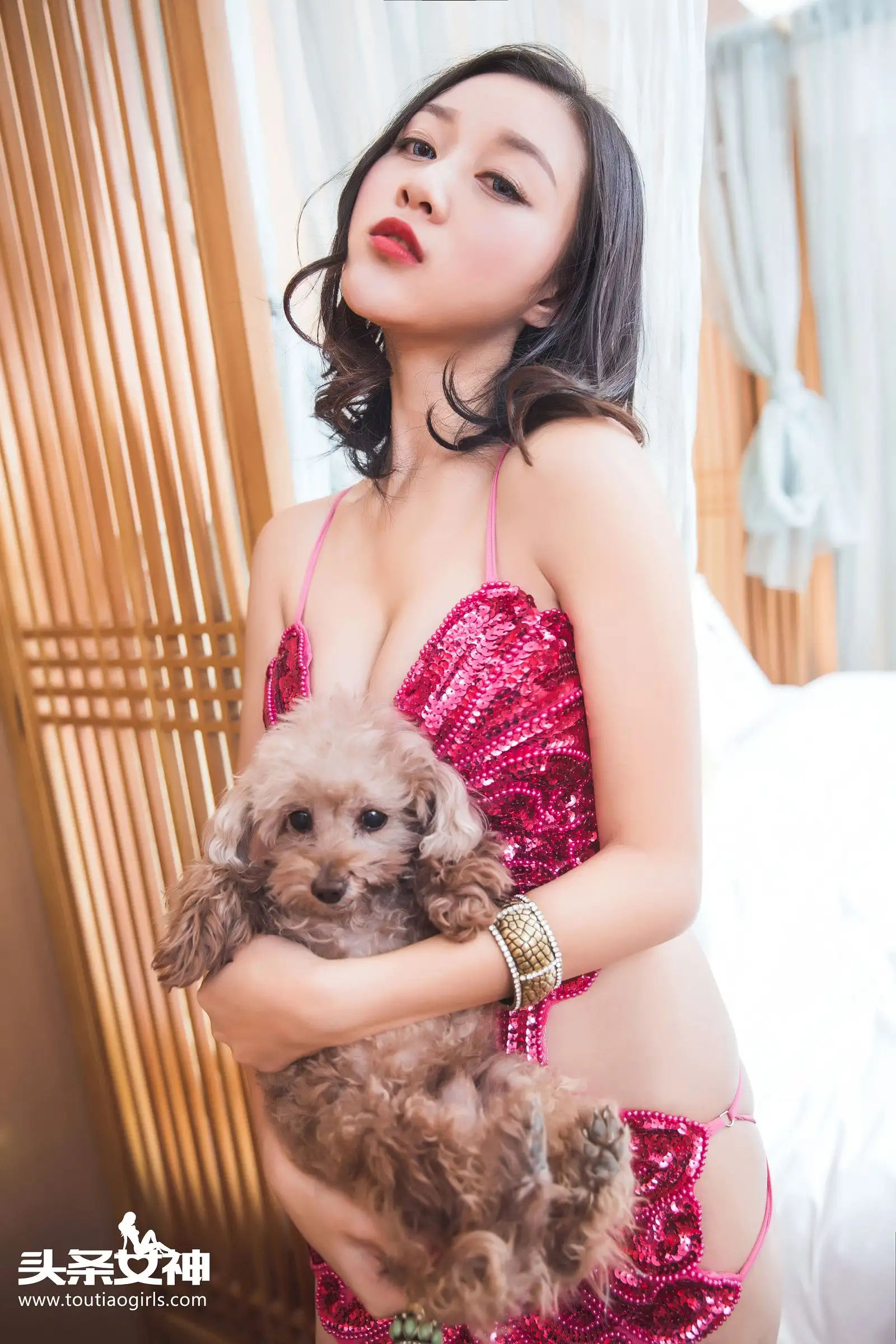 [Toutiaogirls] 2016.12.20 红衣魅影 张梓然