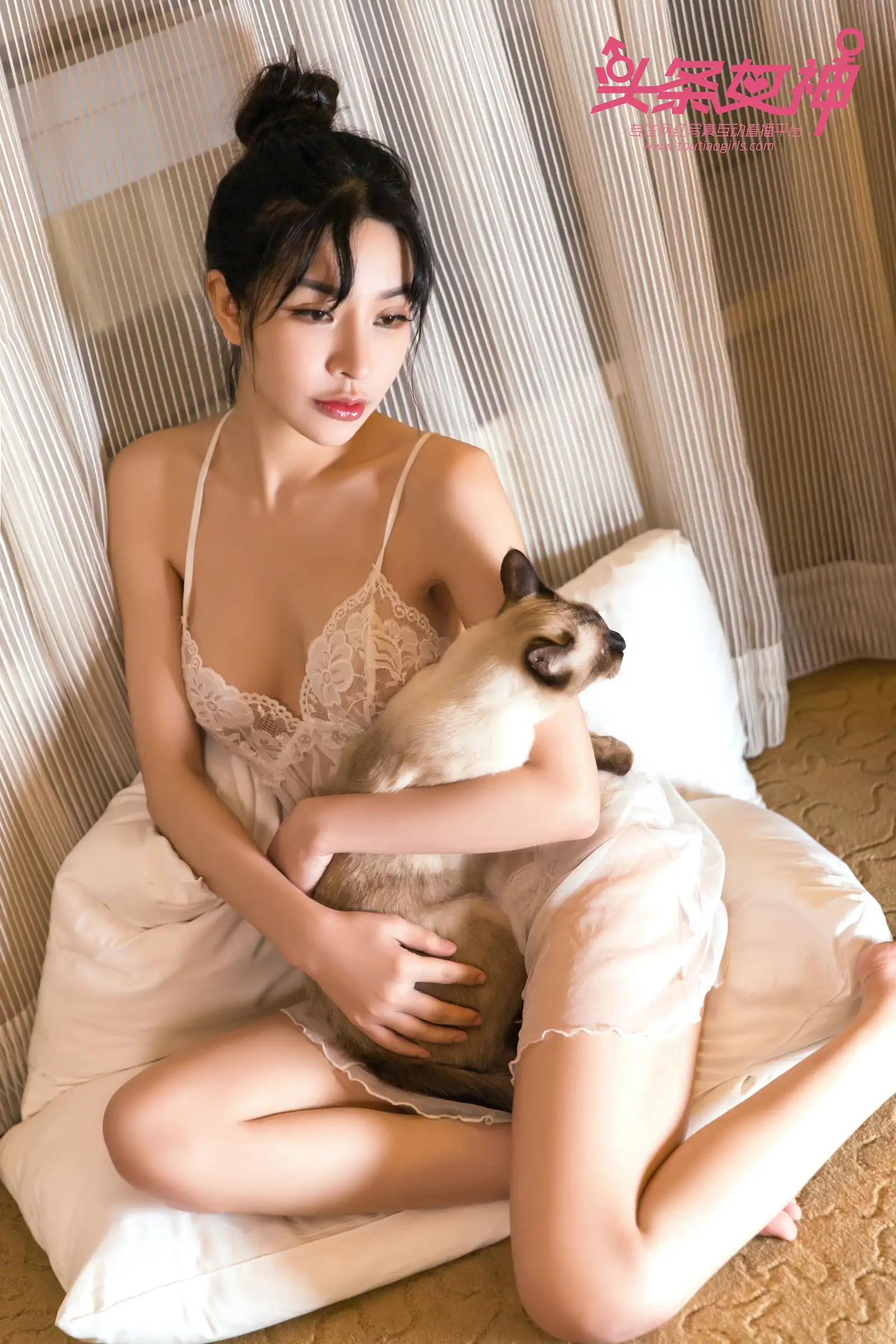 [Toutiaogirls] 2017.10.11 少女与猫 Baby