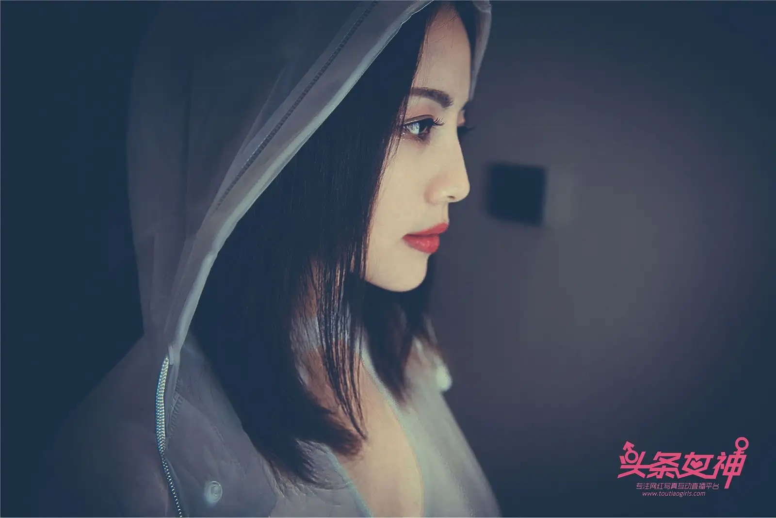 [Toutiaogirls] 2018.04.18 迪爱儿雨衣修水工