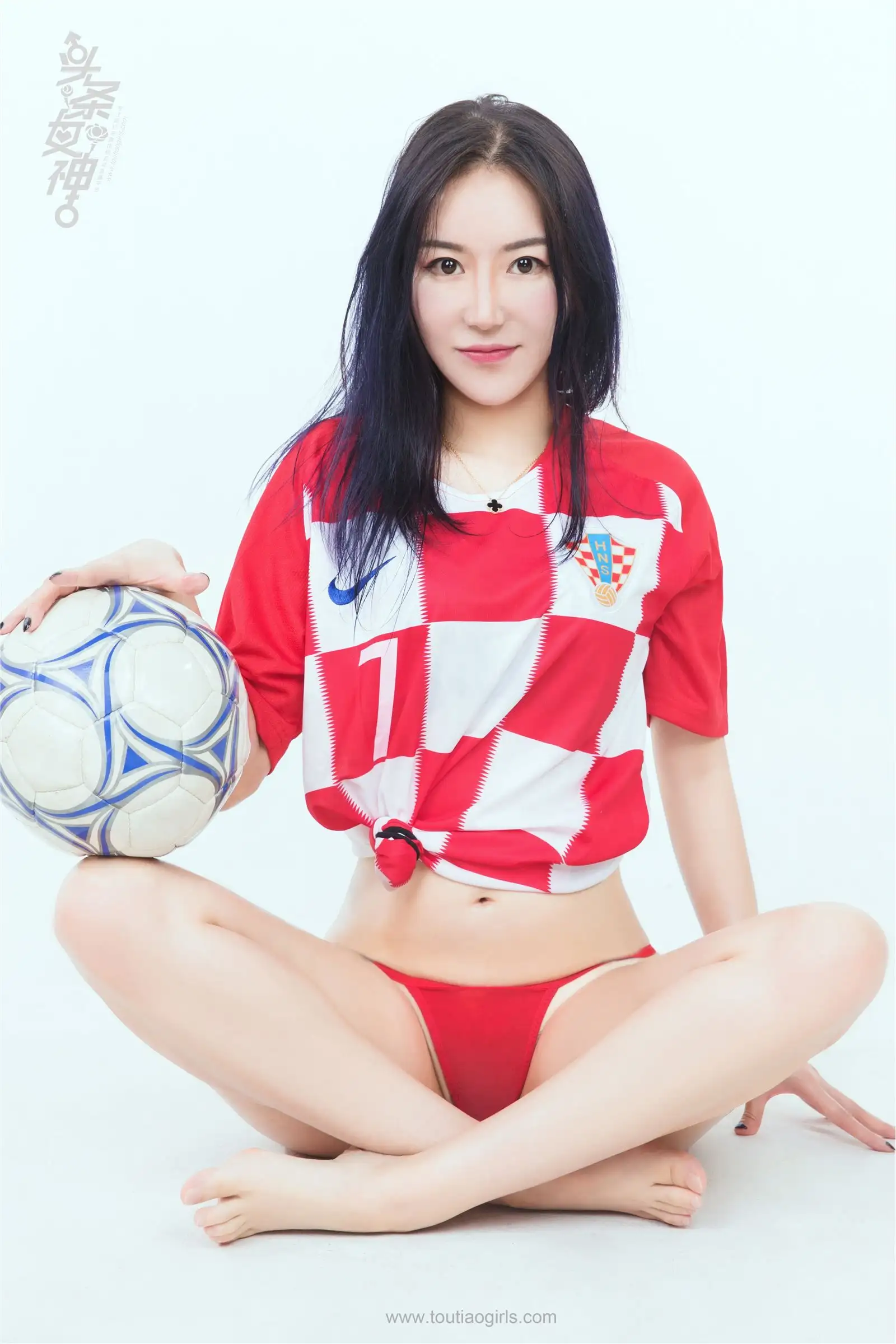 [Toutiaogirls] 2018.07.15 女神预测世界杯决赛易阳
