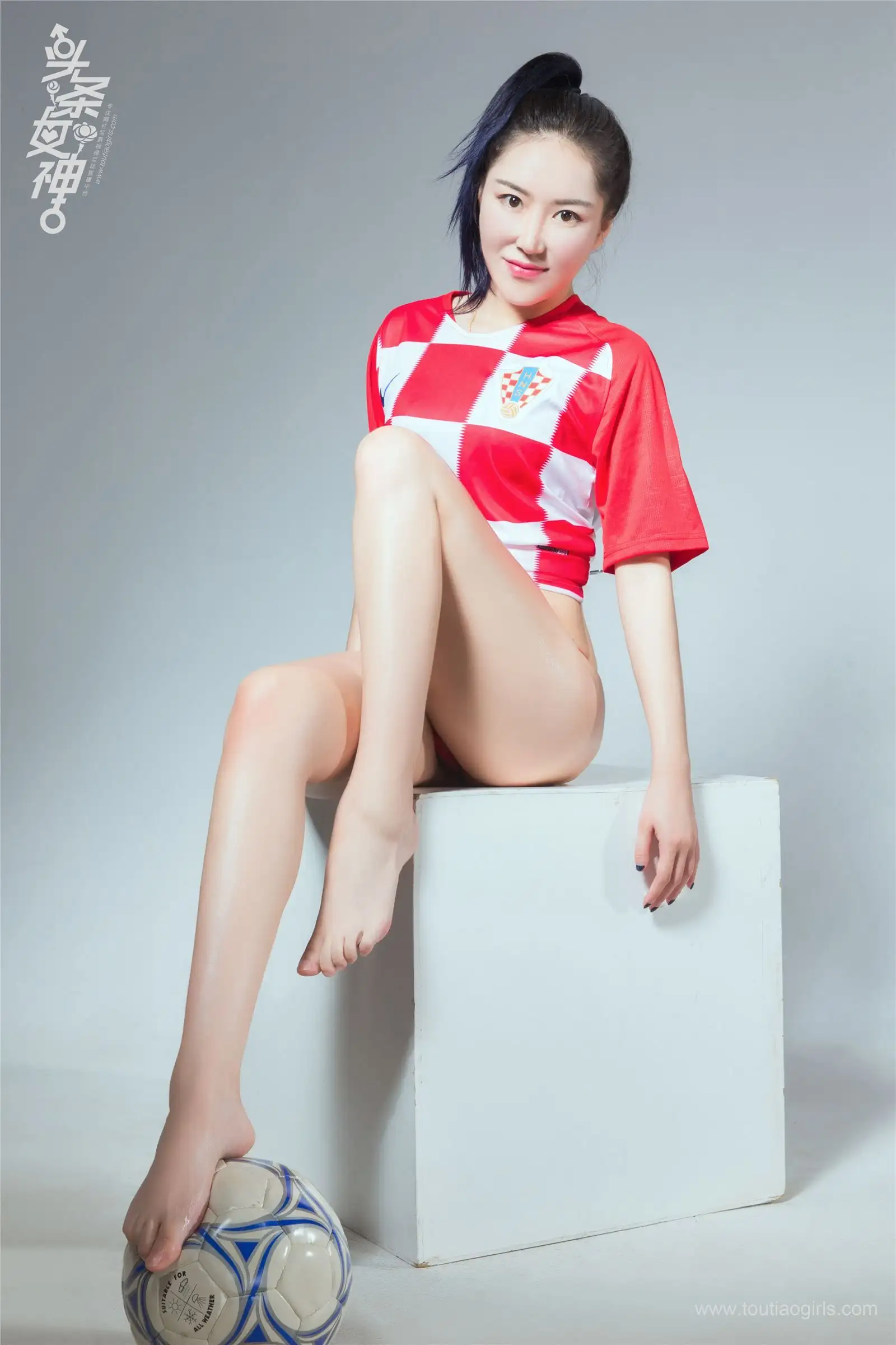 [Toutiaogirls] 2018.07.15 女神预测世界杯决赛易阳