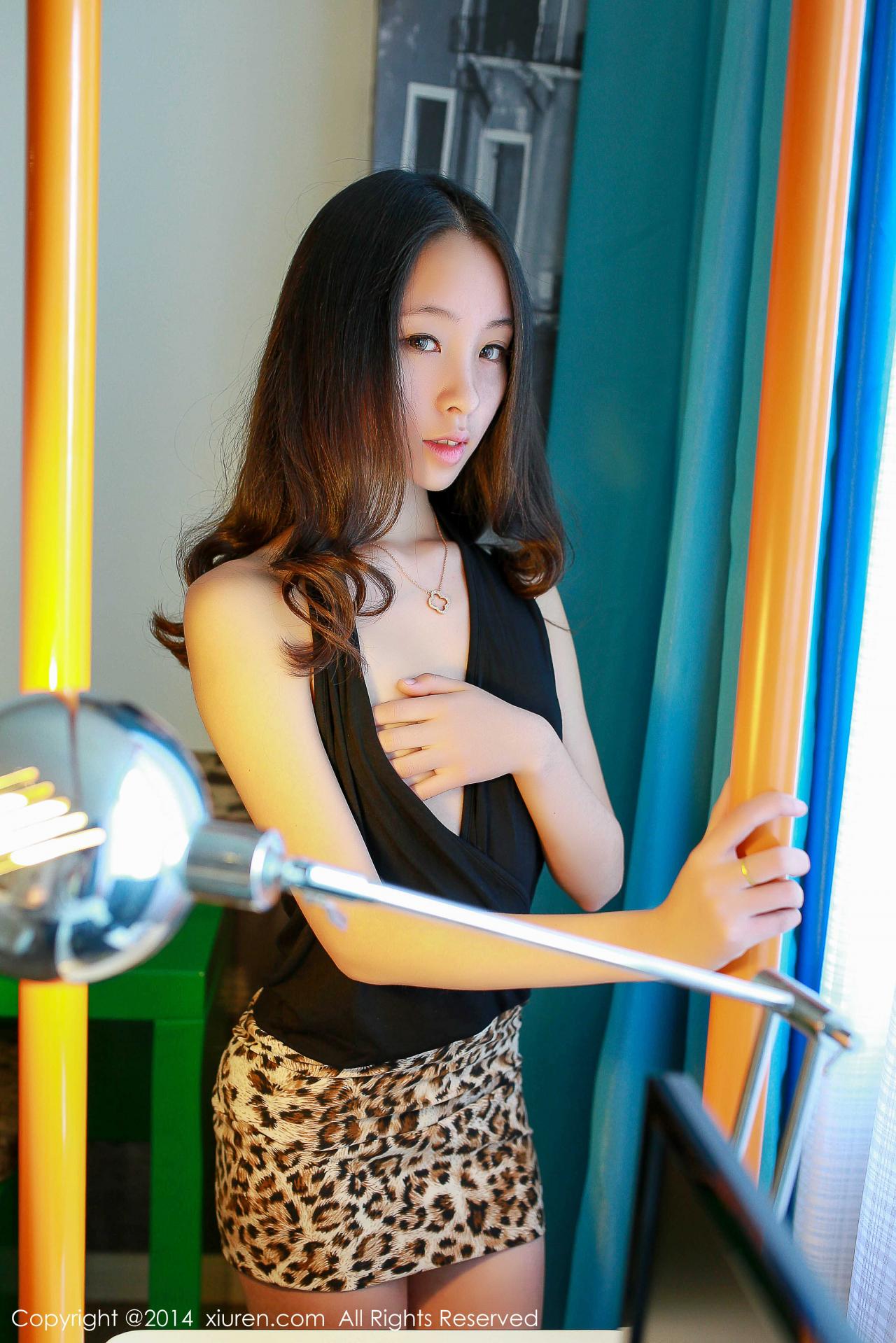 [XiuRen秀人网] 2014.11.17 No.241 梓萱Crystal [52+1P214M]