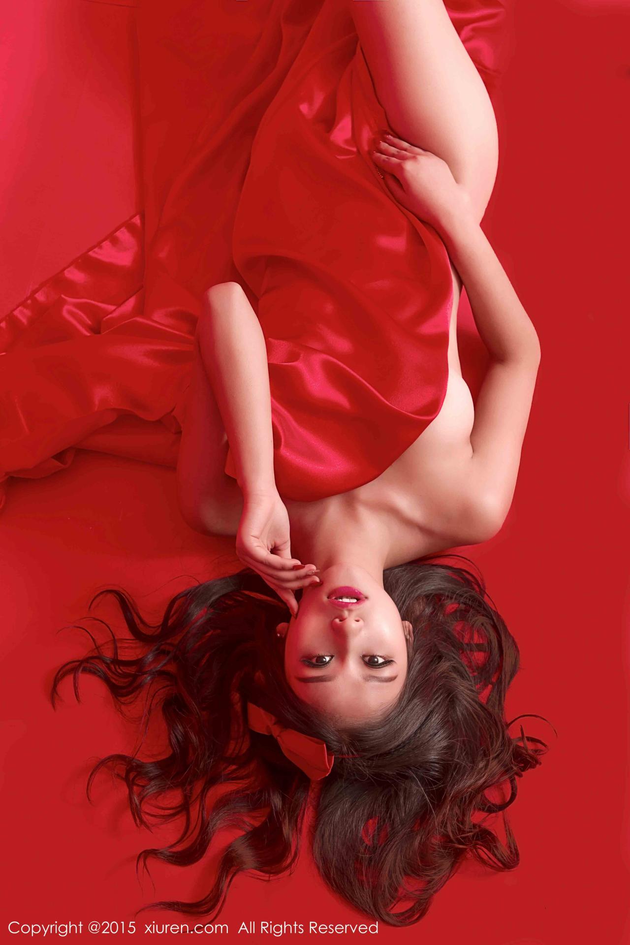 [XiuRen秀人网] 2015.01.25 No.283 史雨姐姐 [95P233MB]