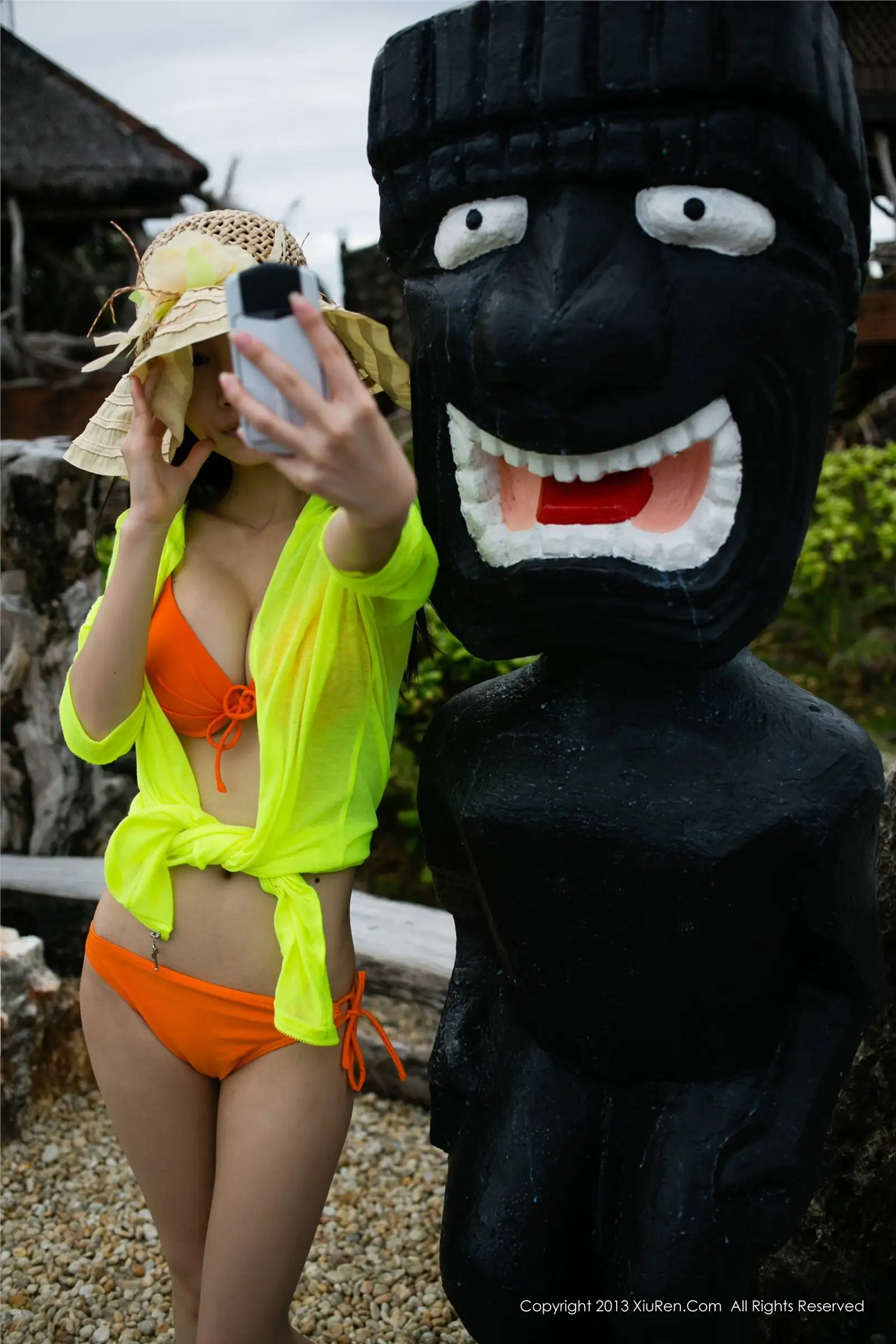 [秀人XIUREN] 2013.10.11 NO.028 小小白思宜