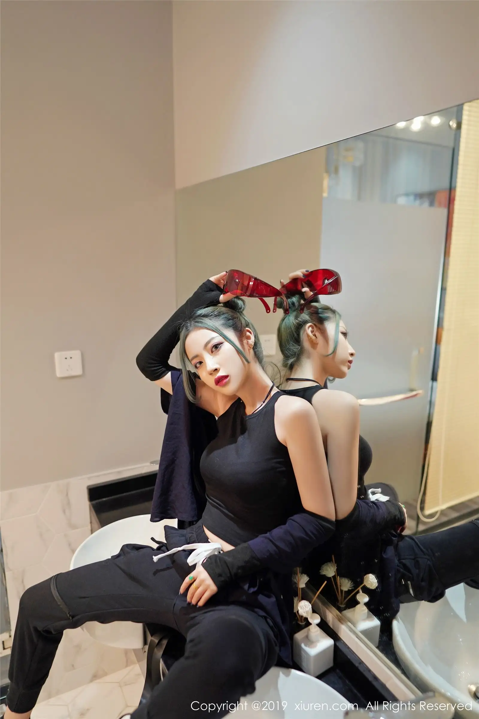 [XIUREN秀人网] 2019.07.16 NO.1550 拥有清秀的容颜与曼妙的身材 贾诗晗