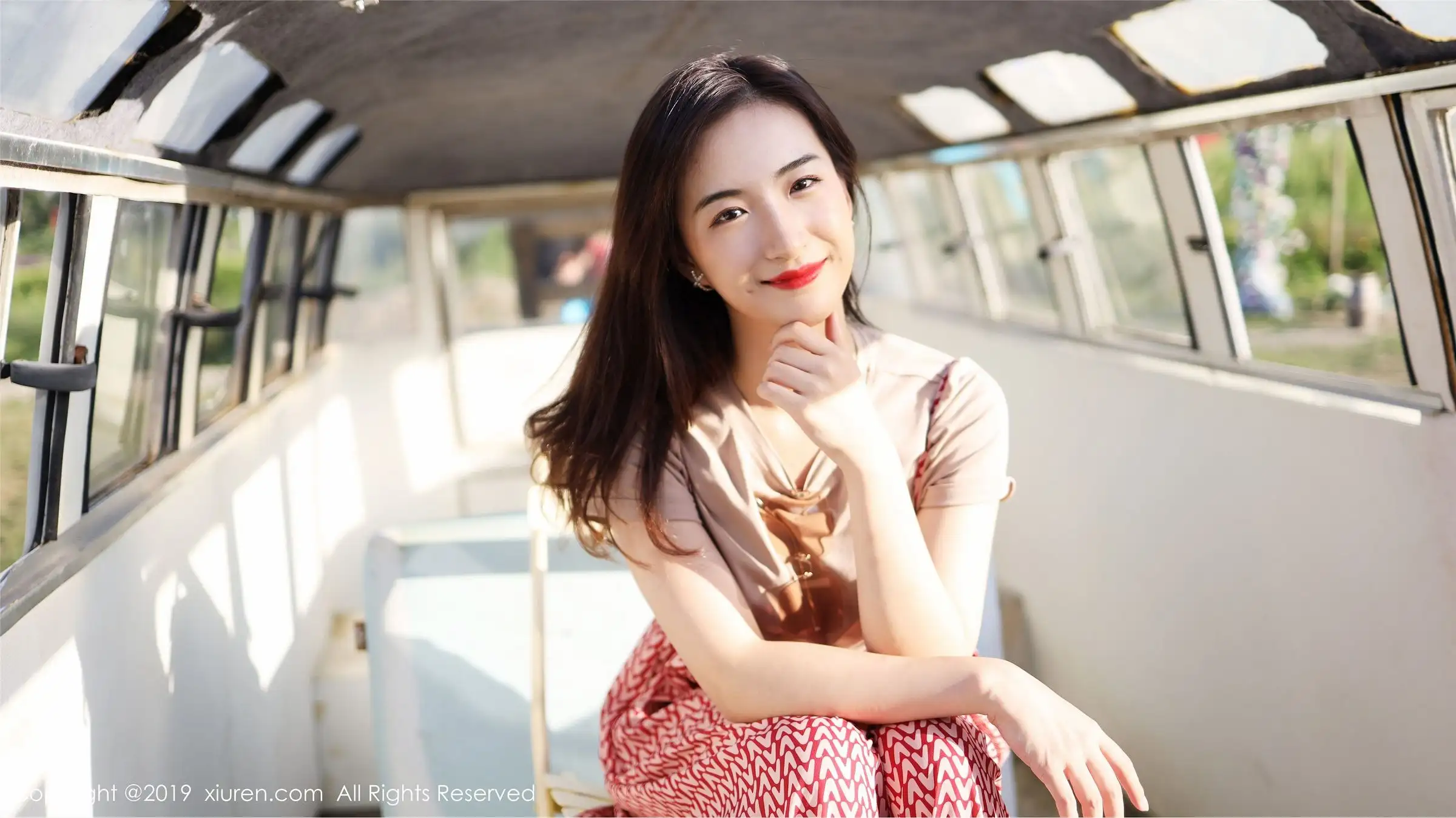[XIUREN秀人网] 2019.10.11 NO.1718 艺儿拿铁