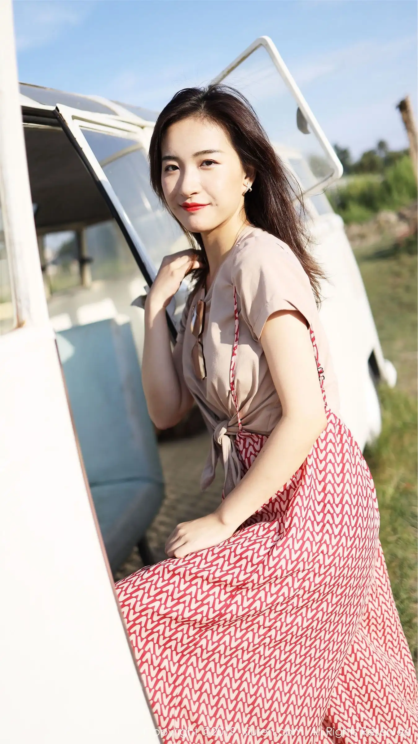 [XIUREN秀人网] 2019.10.11 NO.1718 艺儿拿铁