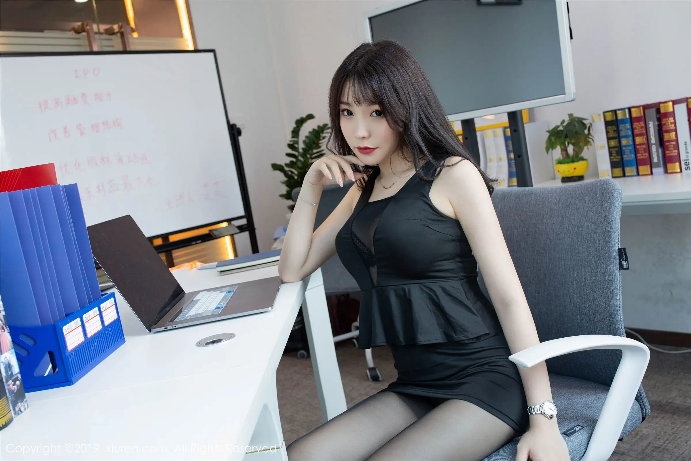 [XIUREN秀人网] 2019.10.29 NO.1757 芝芝Booty