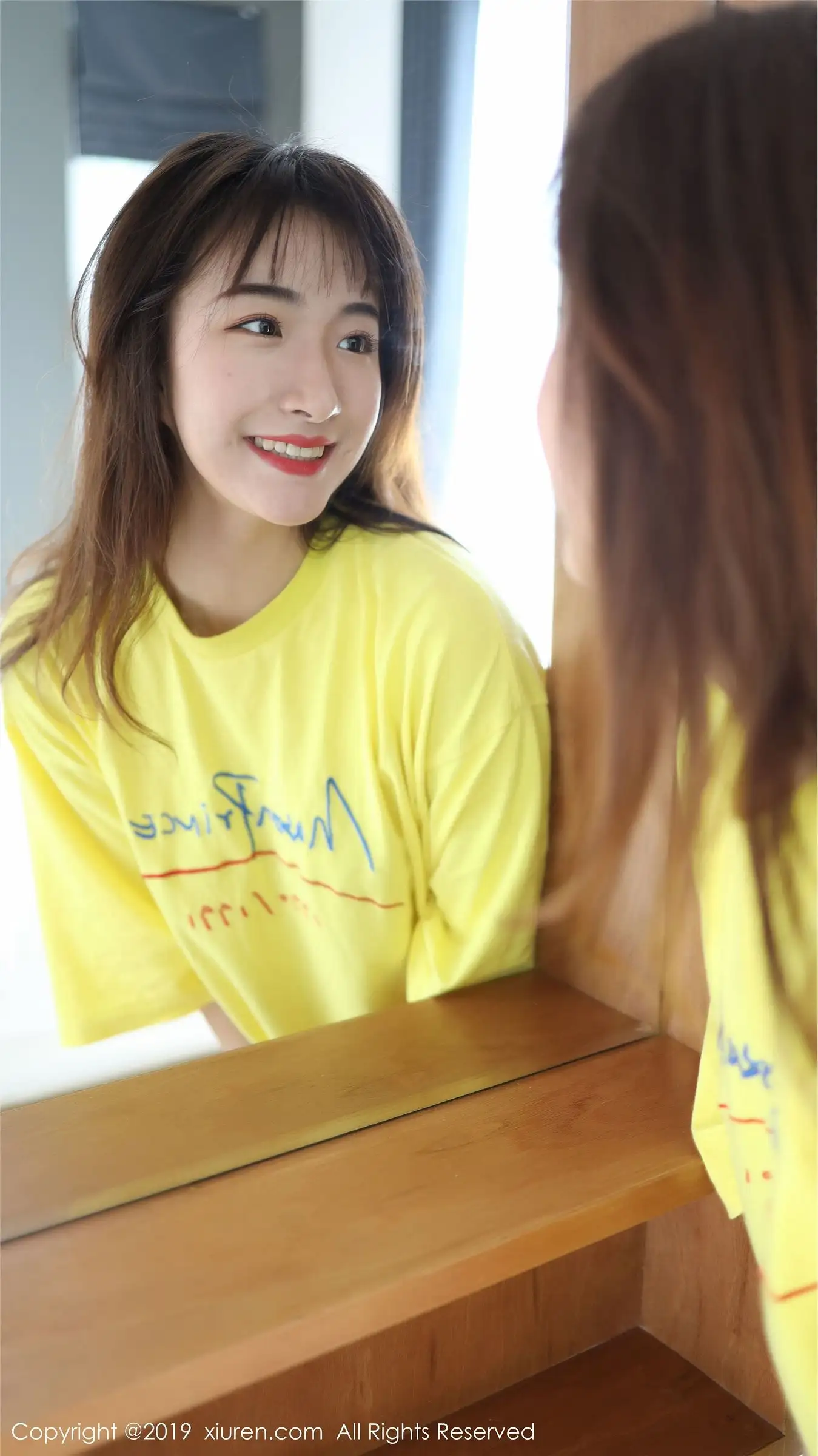 [XIUREN秀人网] 2019.12.30 NO.1892 室外小清新 艺儿拿铁