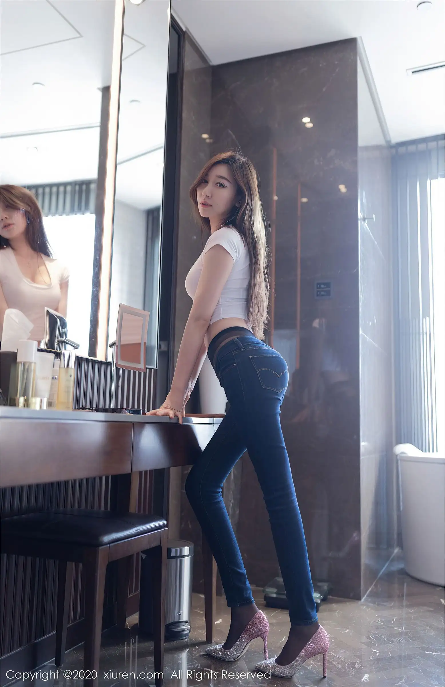 [XIUREN秀人网] 2020.08.05 NO.2406 Victoria志玲